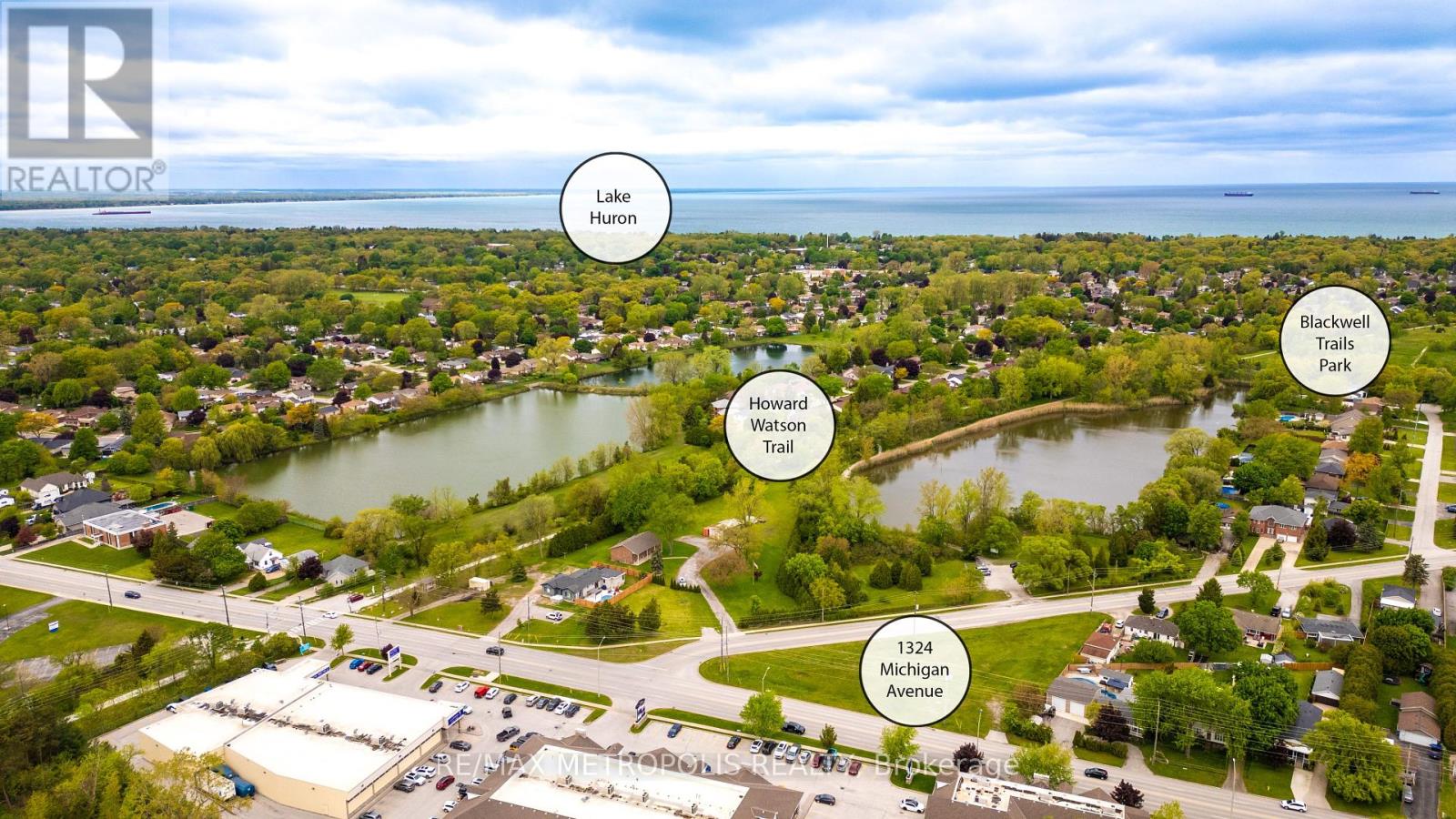 Photo 12 of 1324 Michigan Avenue, Sarnia ON