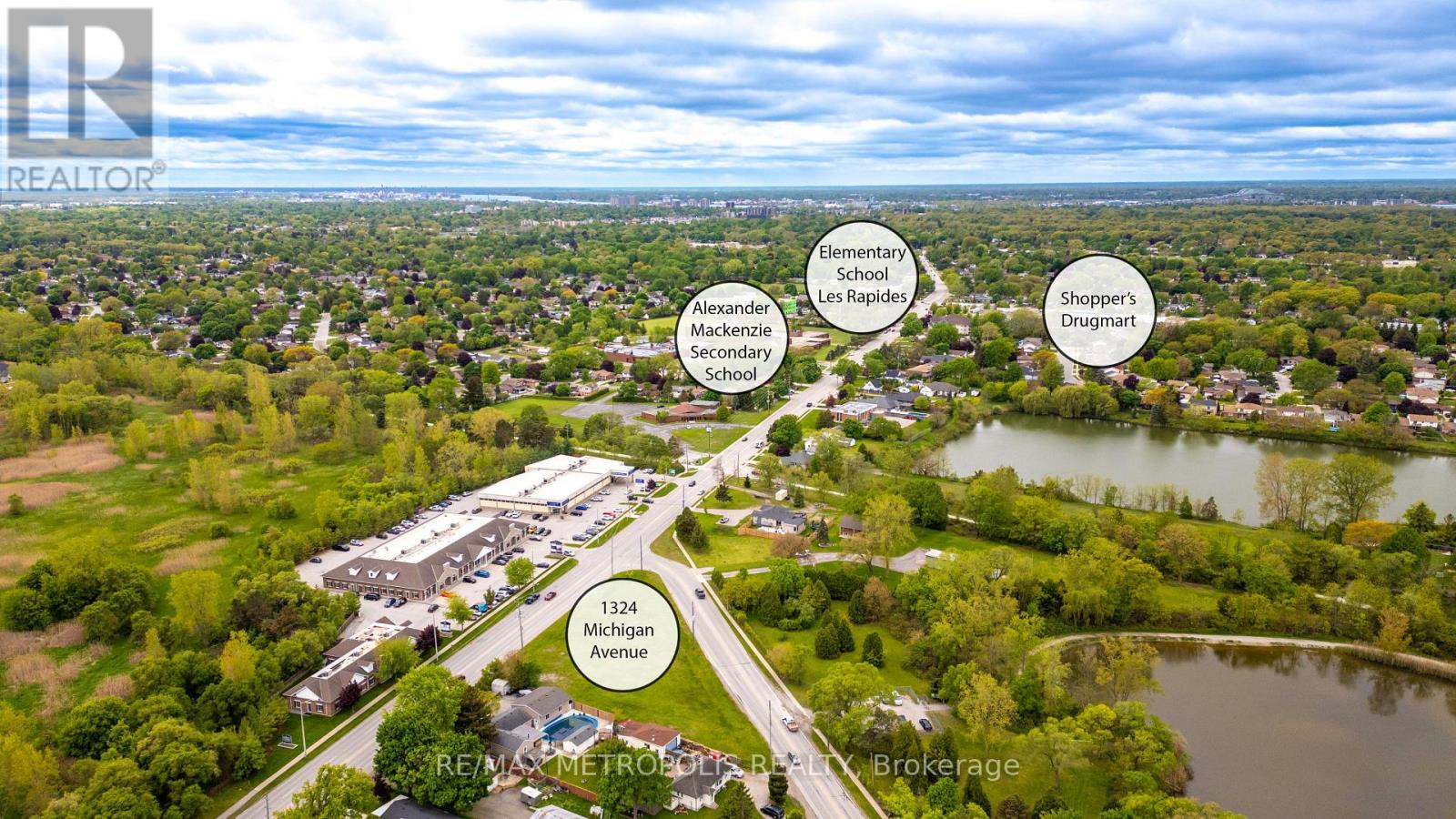 Photo 9 of 1324 Michigan Avenue, Sarnia ON