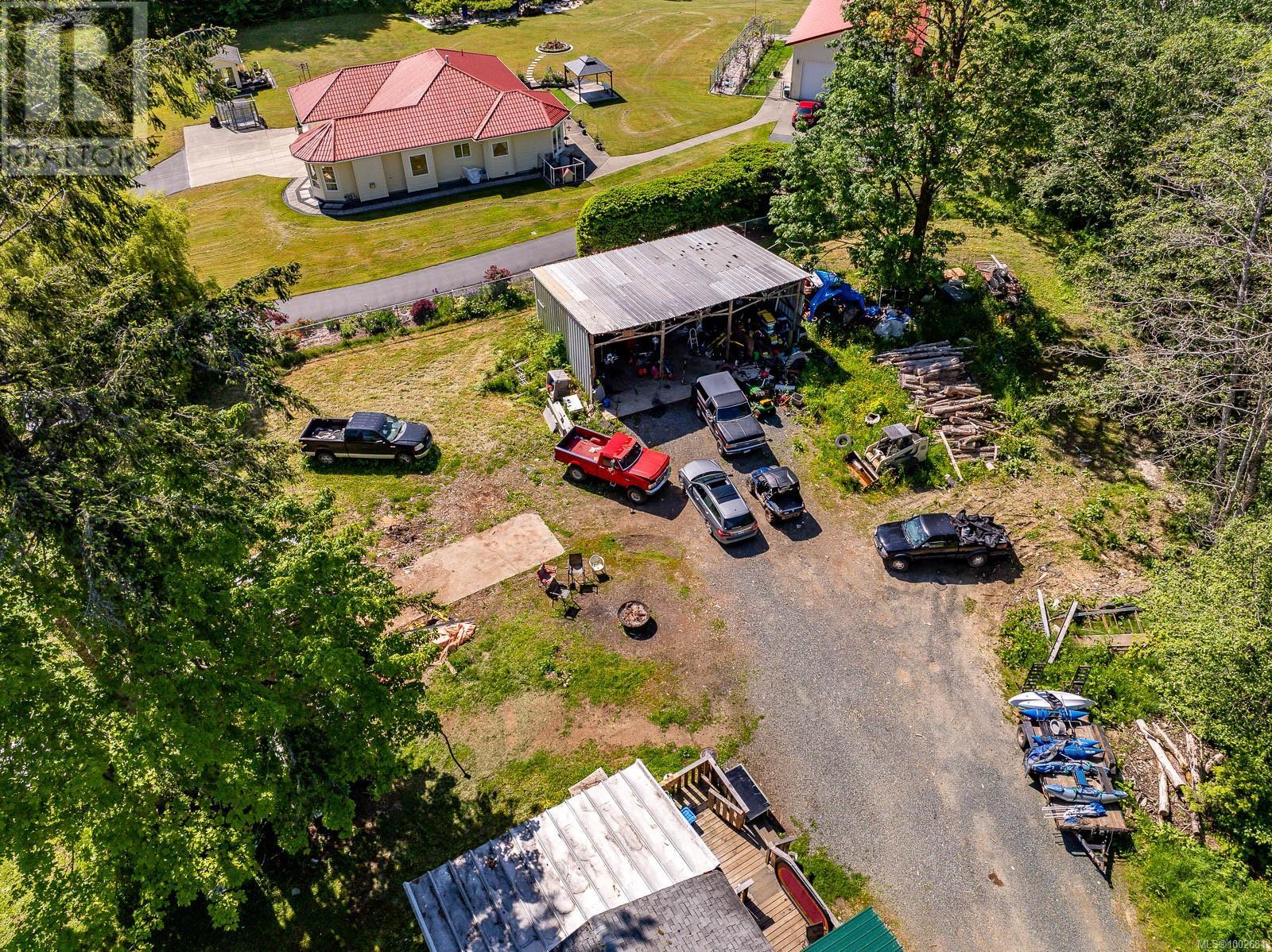 Photo 13 of 4399 Island Hwy S, Courtenay BC