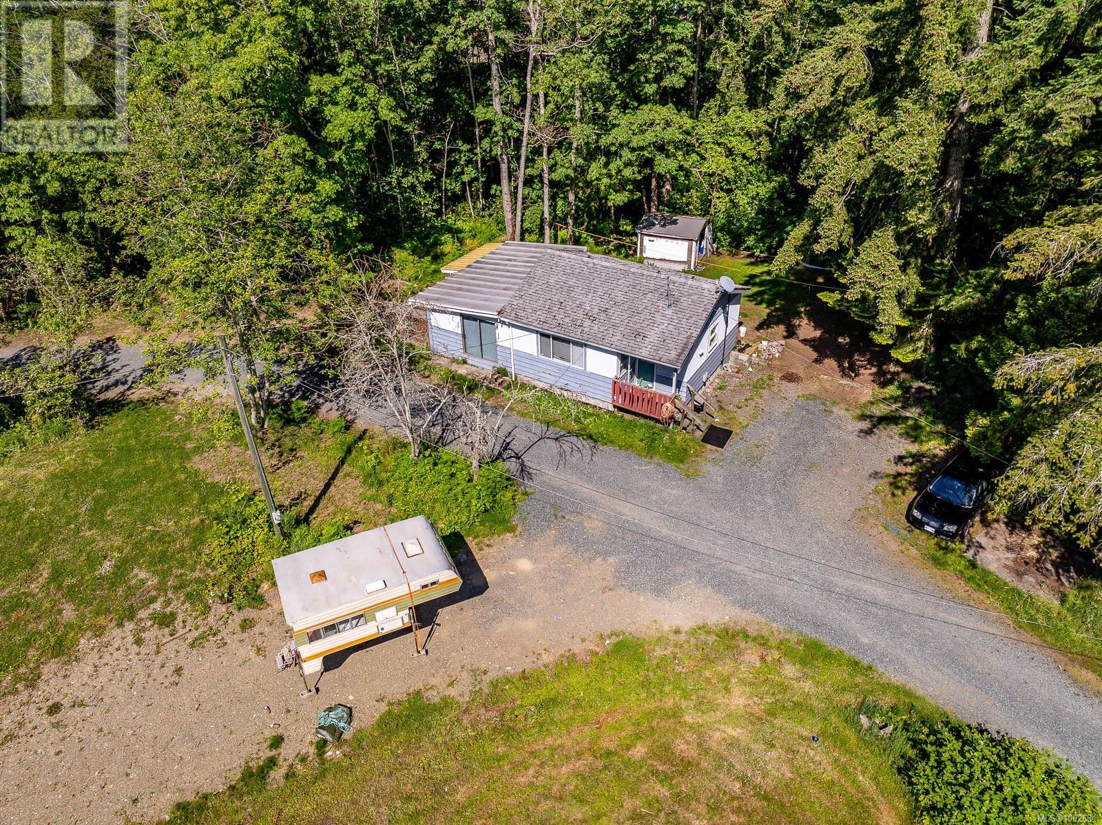 Photo 15 of 4399 Island Hwy S, Courtenay BC