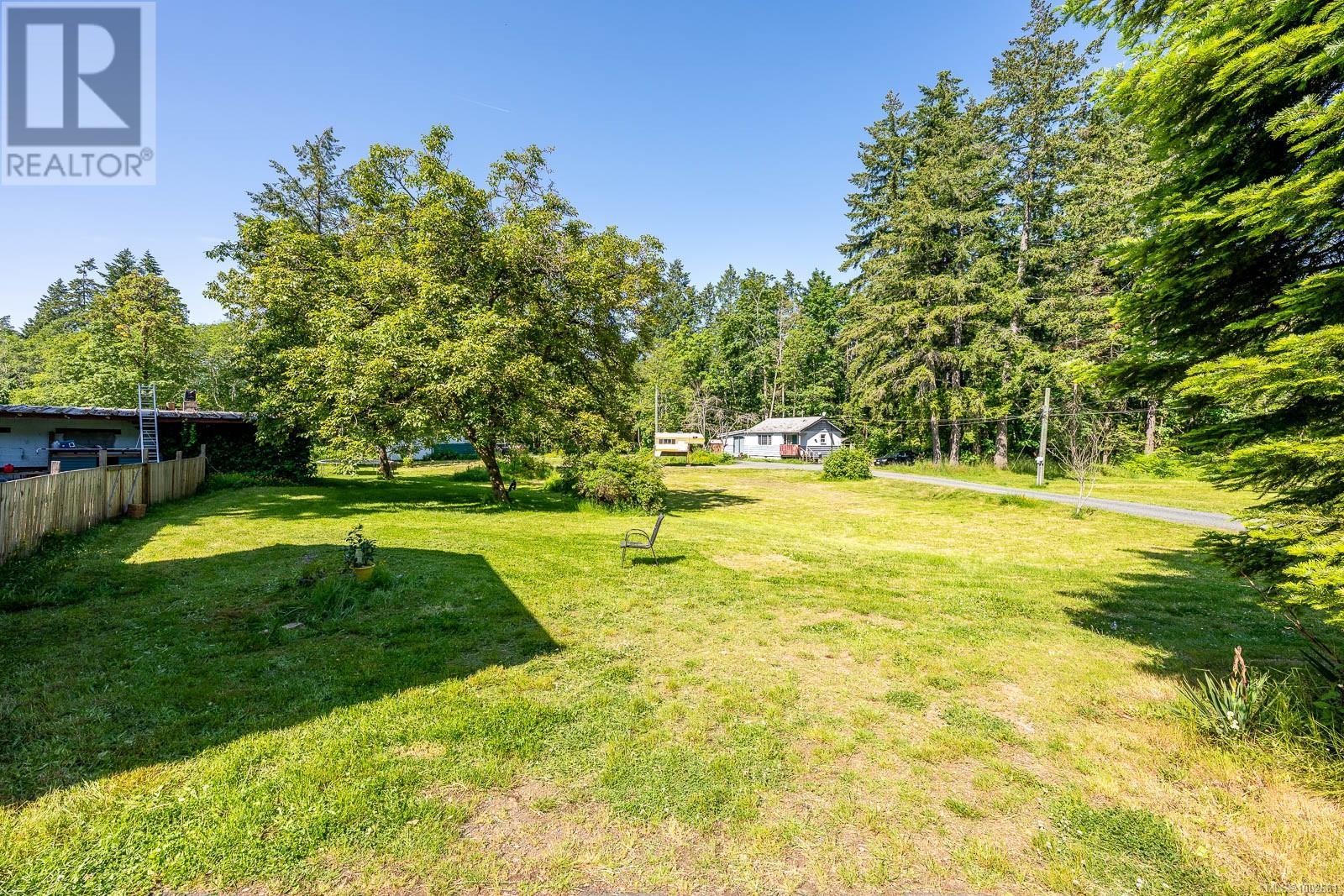 Photo 18 of 4399 Island Hwy S, Courtenay BC