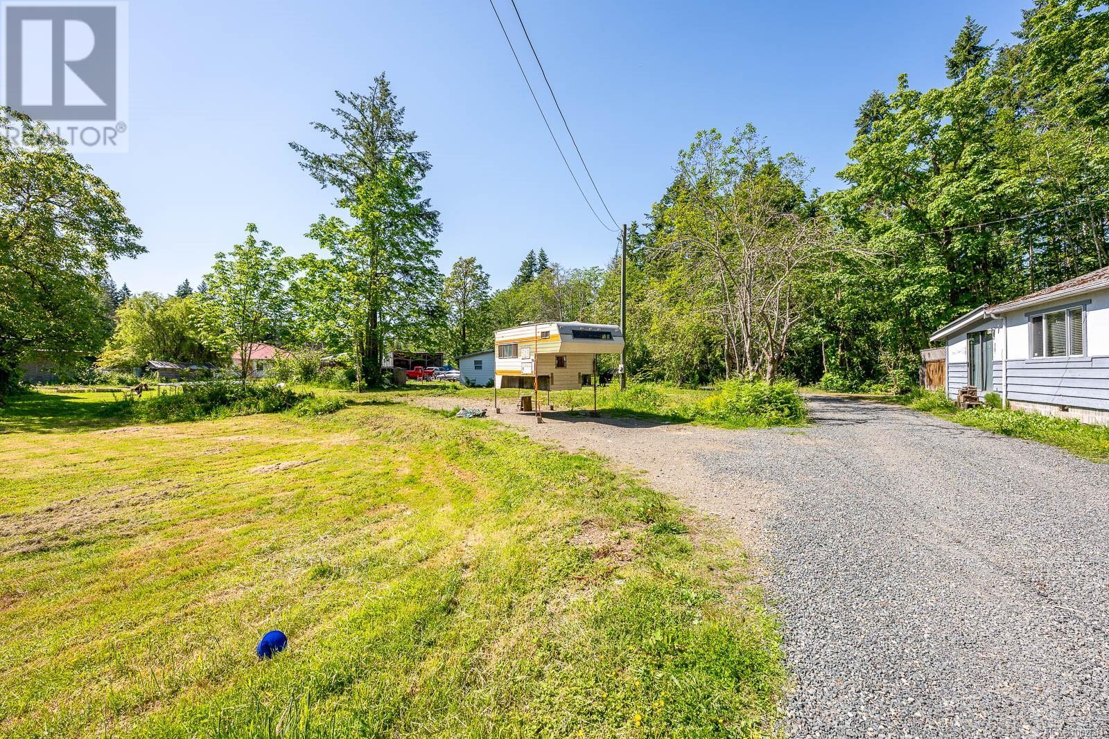 Photo 24 of 4399 Island Hwy S, Courtenay BC