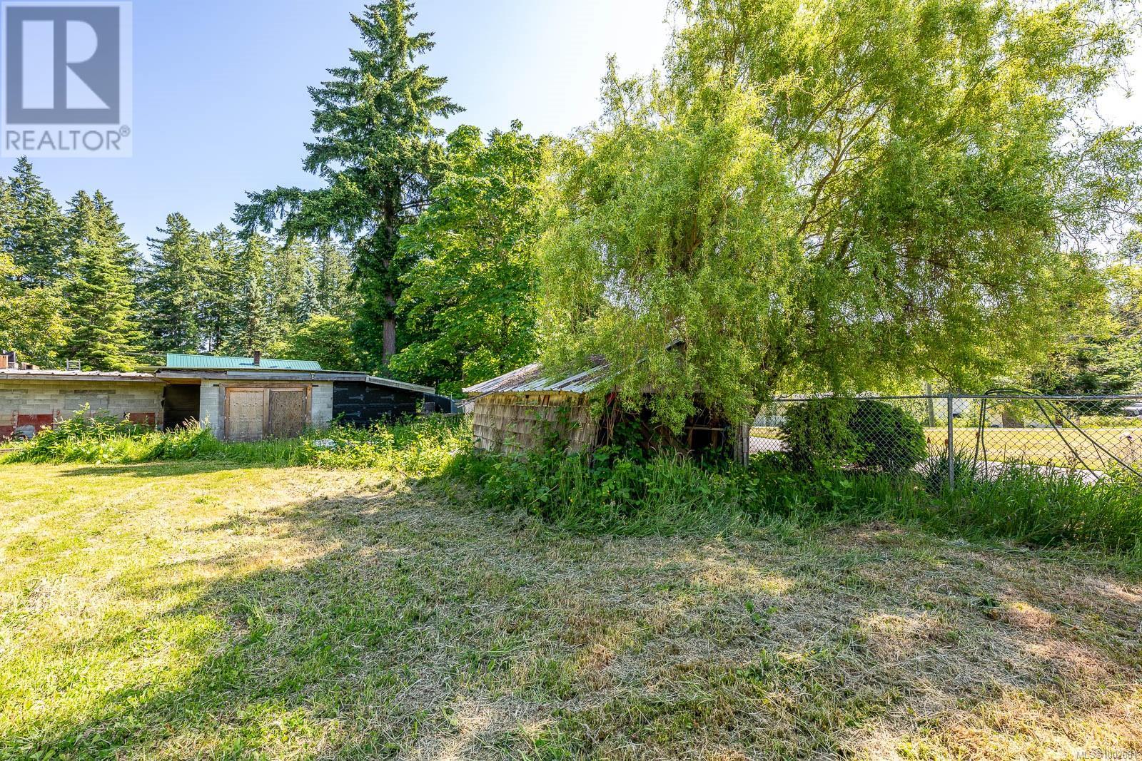 Photo 30 of 4399 Island Hwy S, Courtenay BC