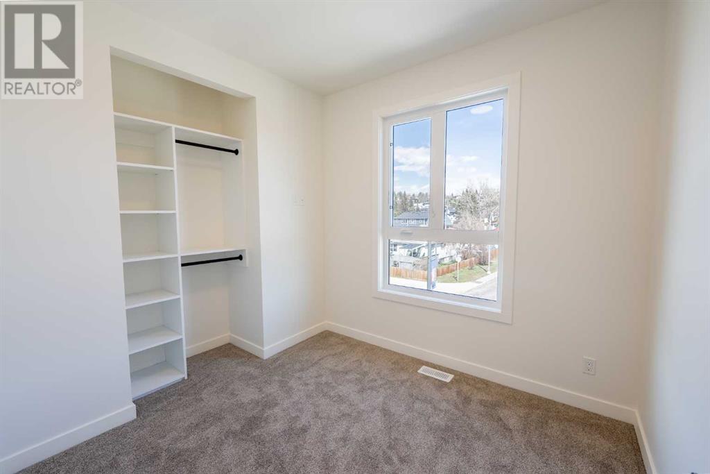 Single Family House for Sale in  Bowness Road NW Montgomery Calgary 