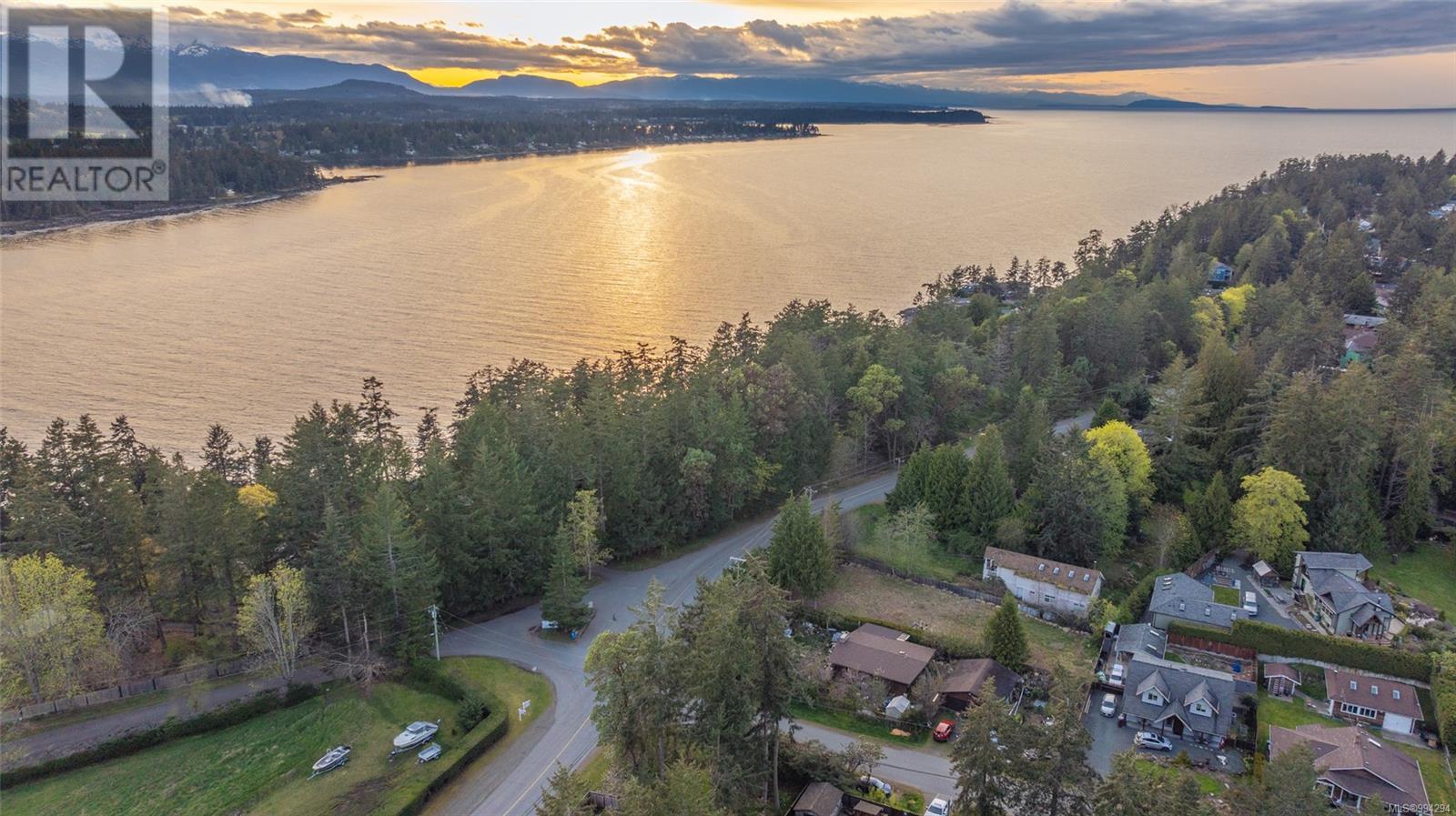 Photo 4 of 1530 Marina Way, Nanoose Bay BC