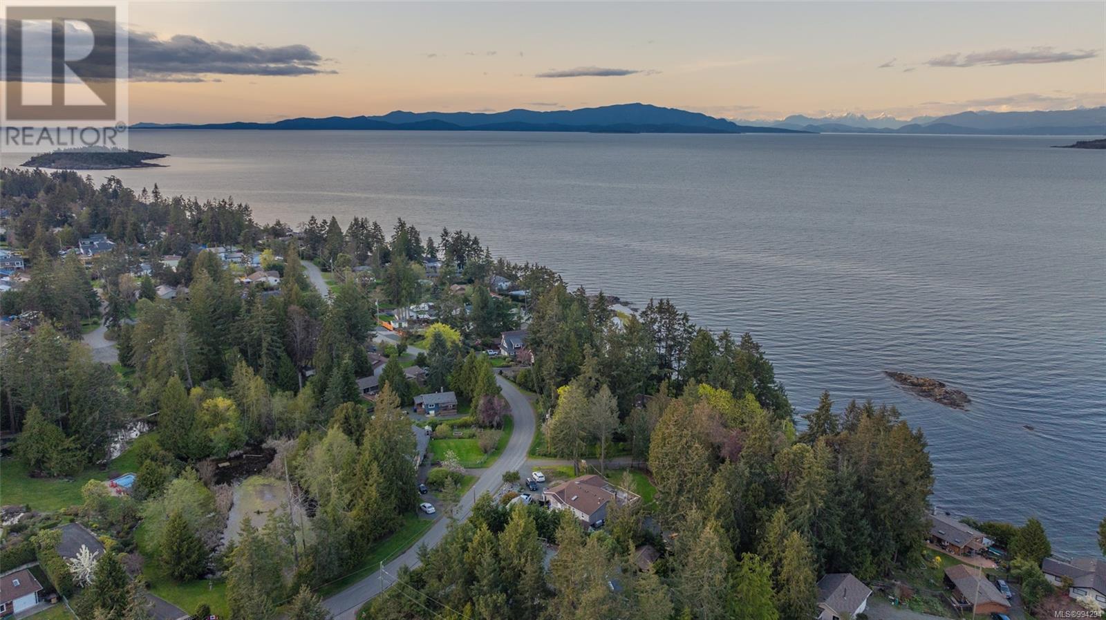 Photo 9 of 1530 Marina Way, Nanoose Bay BC
