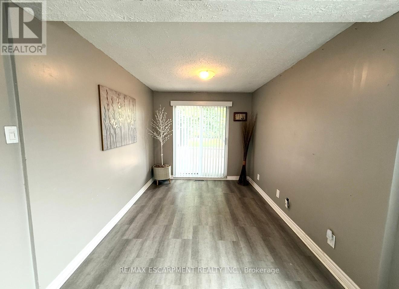 Photo 13 of 115 Beach Boulevard, Hamilton ON