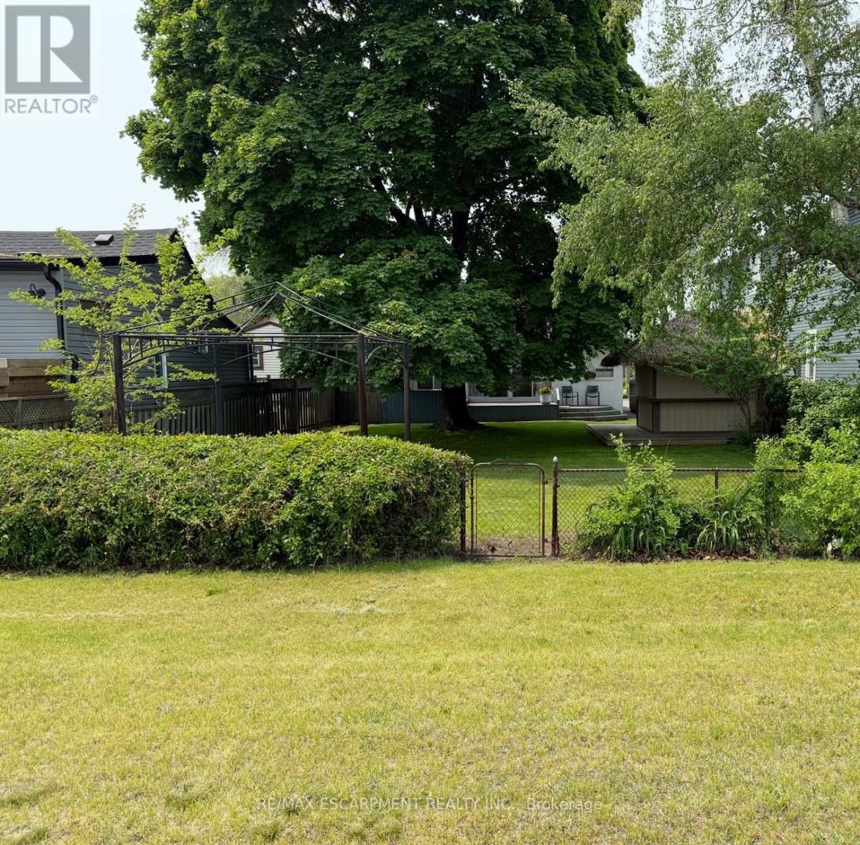 Photo 28 of 115 Beach Boulevard, Hamilton ON