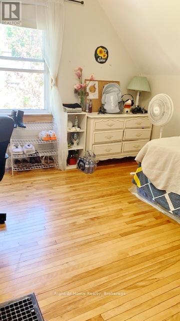 Photo 12 of 125 Gary Avenue, Hamilton ON