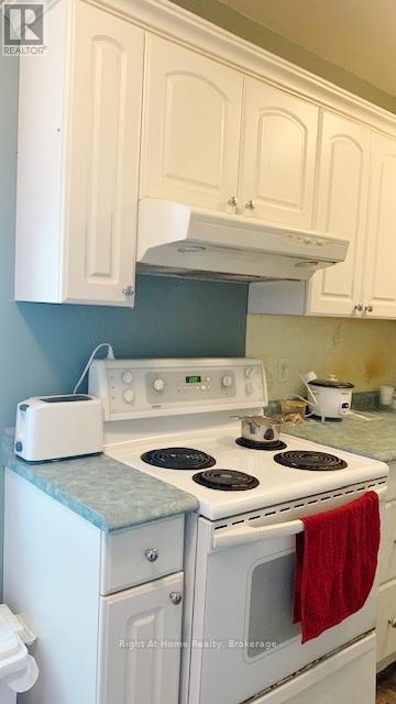 Photo 13 of 125 Gary Avenue, Hamilton ON