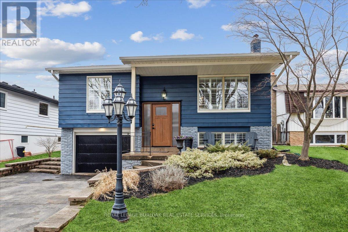 Photo 18 of 692 Catalina Crescent, Burlington ON