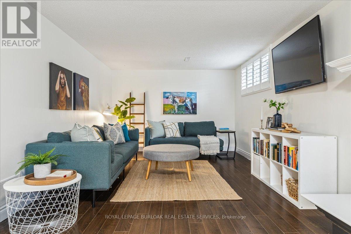 Photo 30 of 692 Catalina Crescent, Burlington ON