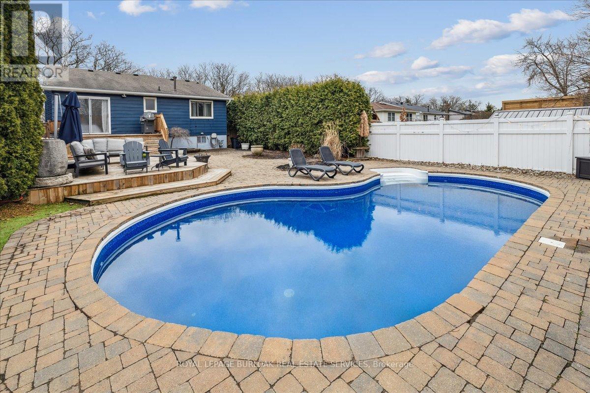 Photo 10 of 692 Catalina Crescent, Burlington ON