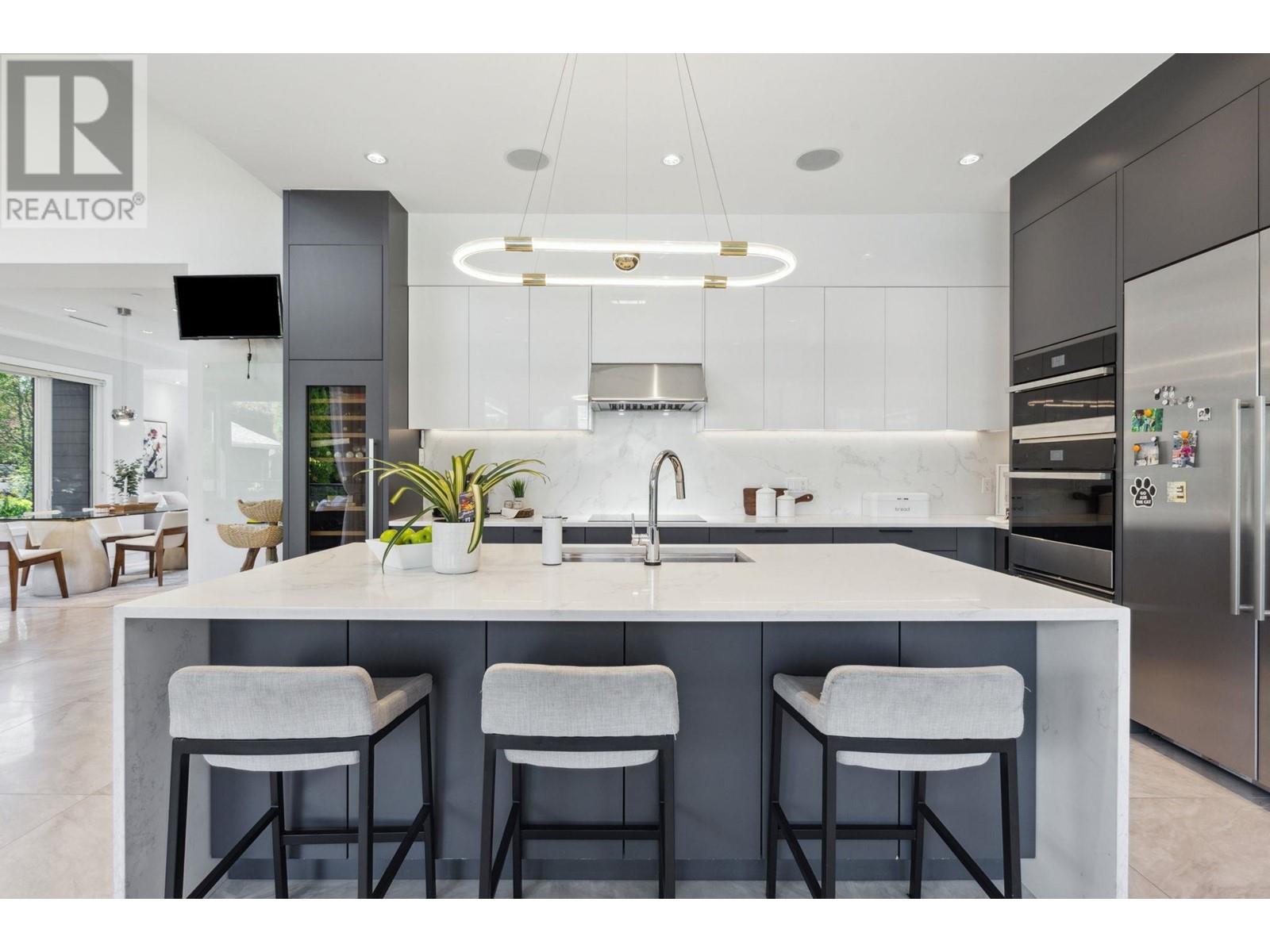Photo 19 of 342 W 15th Street, North Vancouver BC