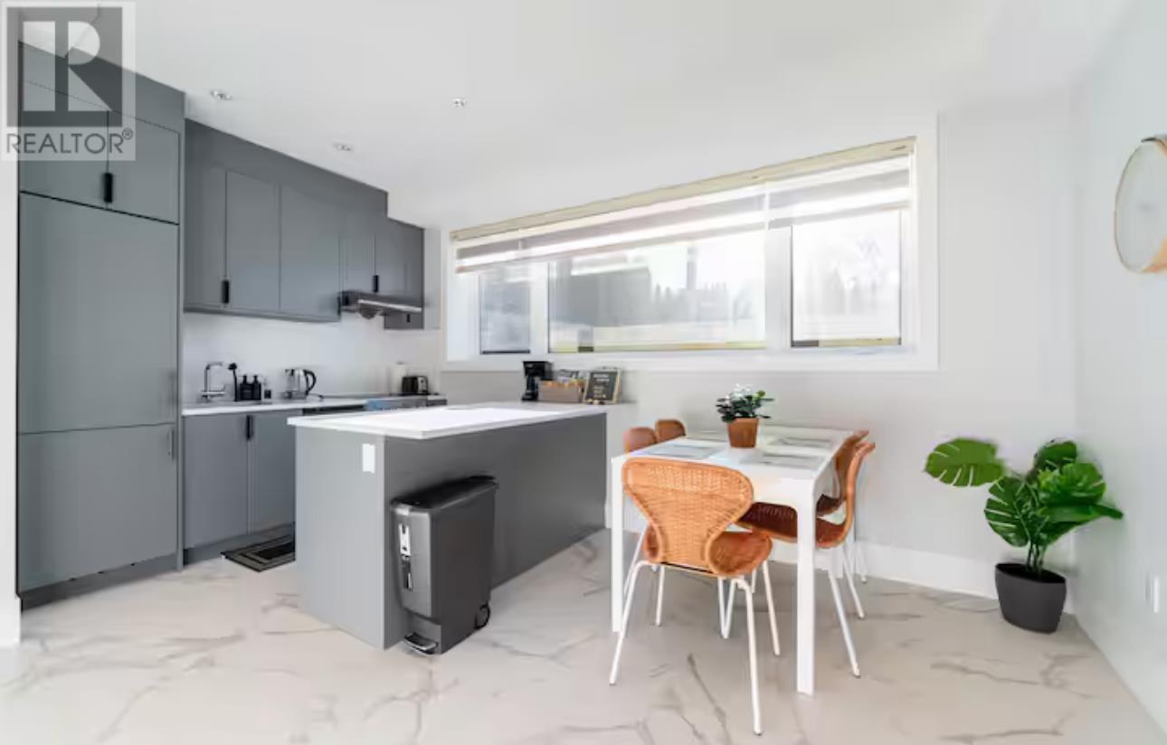 Photo 8 of 342 W 15th Street, North Vancouver BC