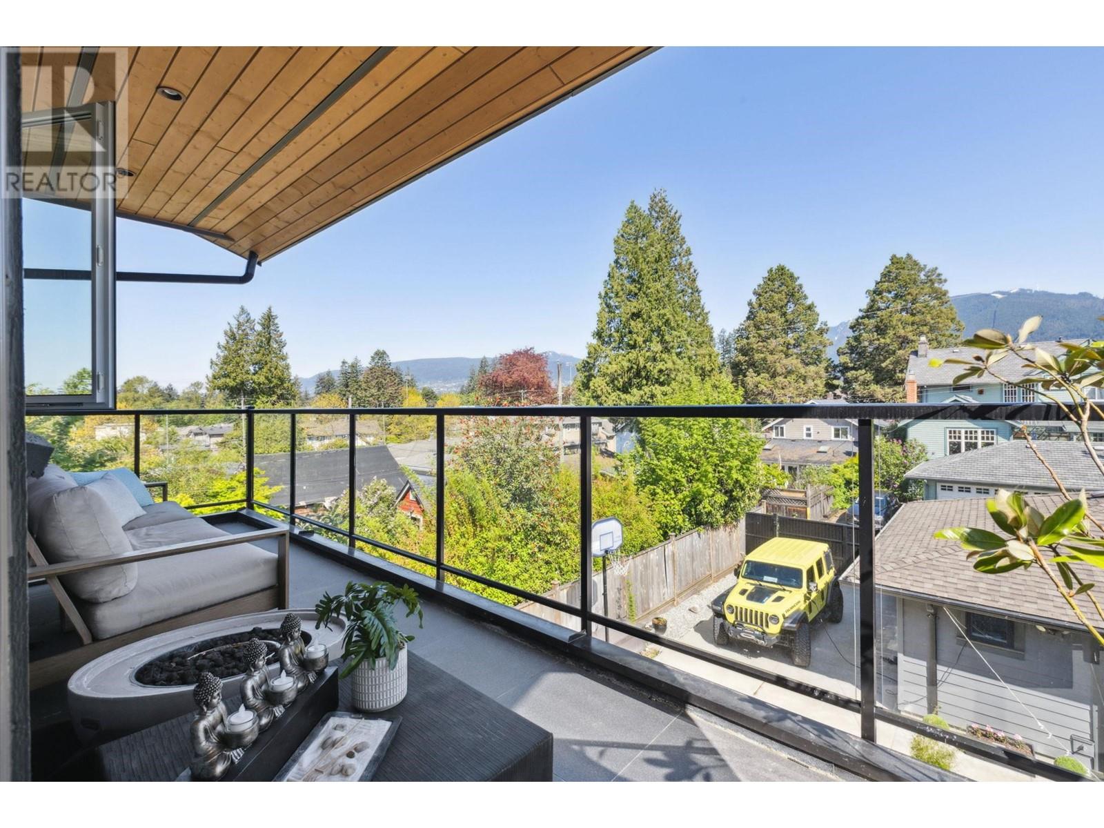 Photo 37 of 342 W 15th Street, North Vancouver BC