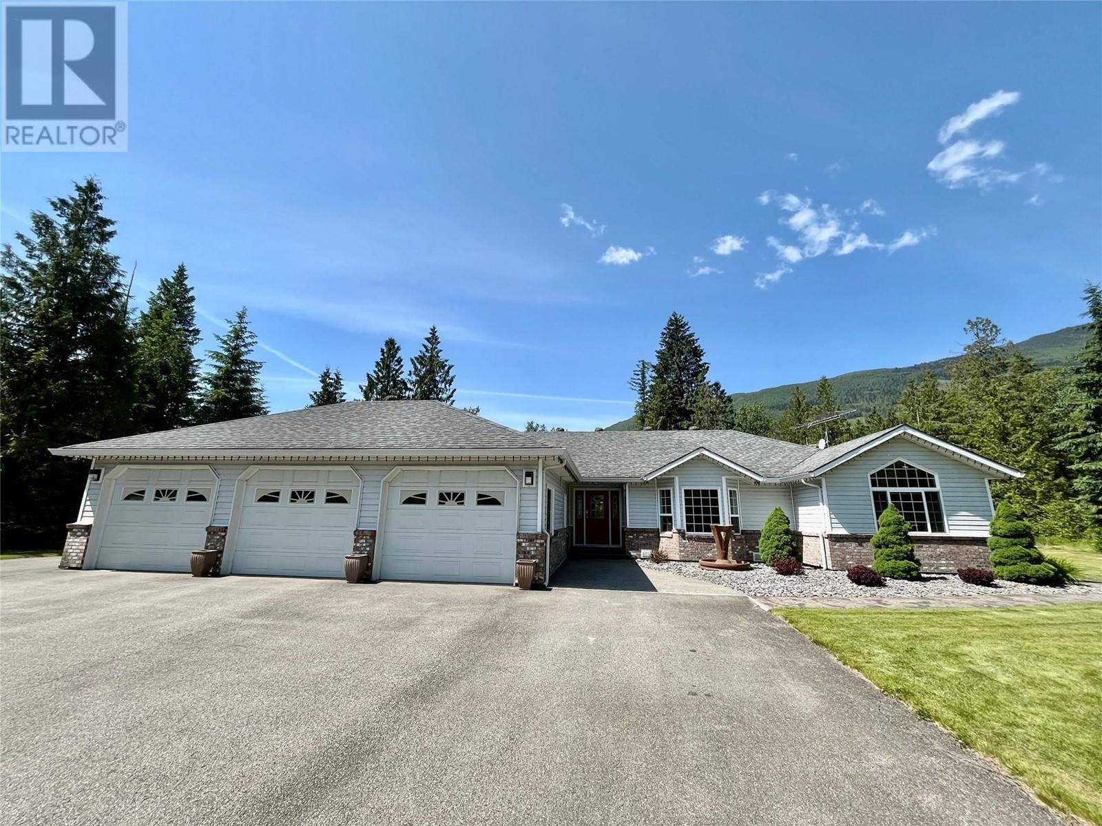 Photo 19 of 3850 Sommerville Husted Road, Malakwa BC