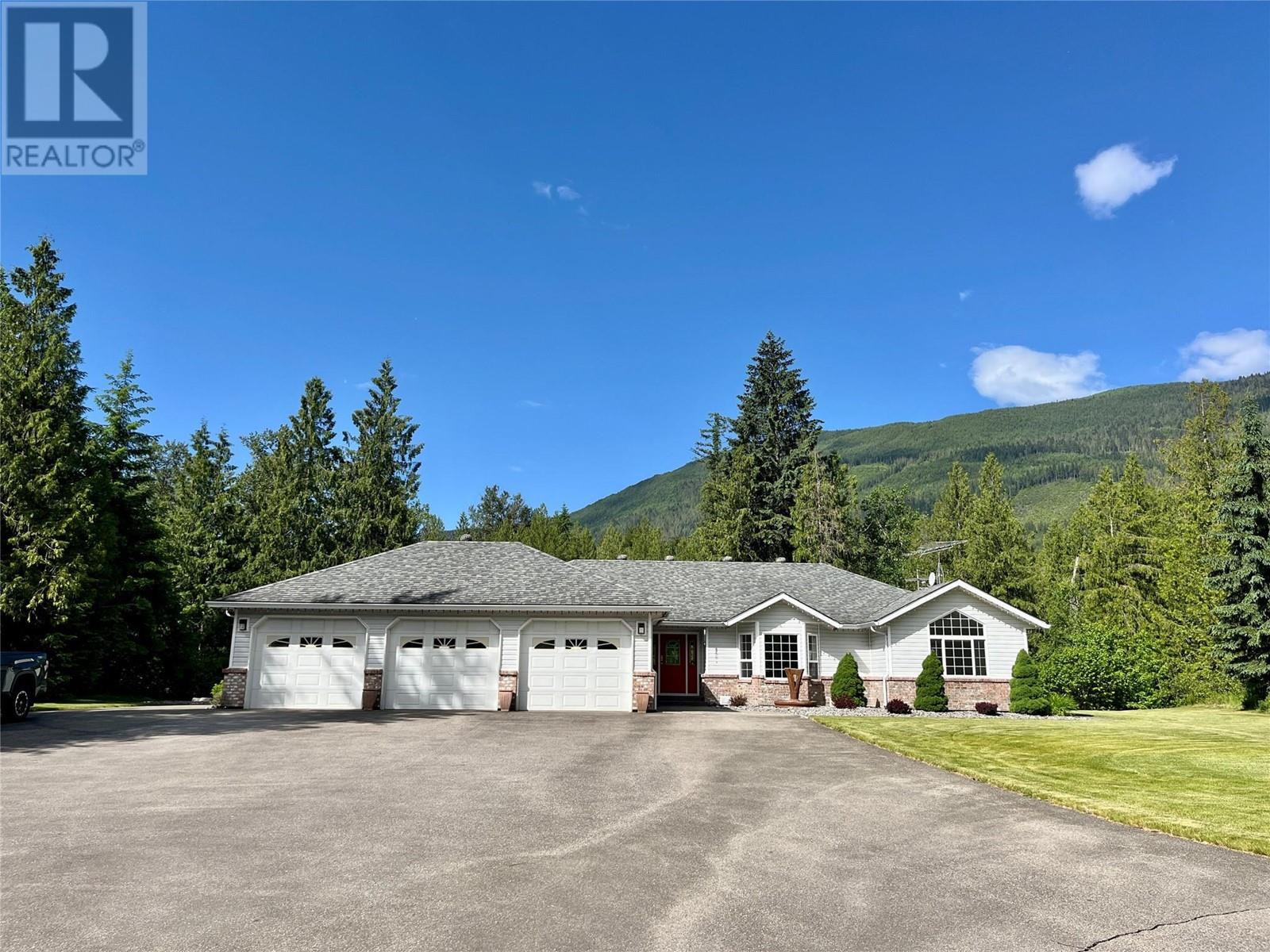 Photo 11 of 3850 Sommerville Husted Road, Malakwa BC