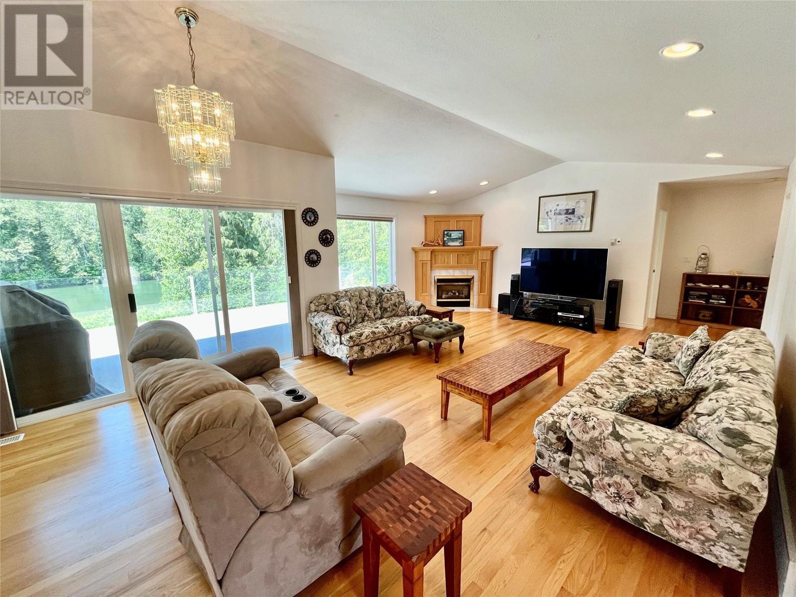 Photo 48 of 3850 Sommerville Husted Road, Malakwa BC