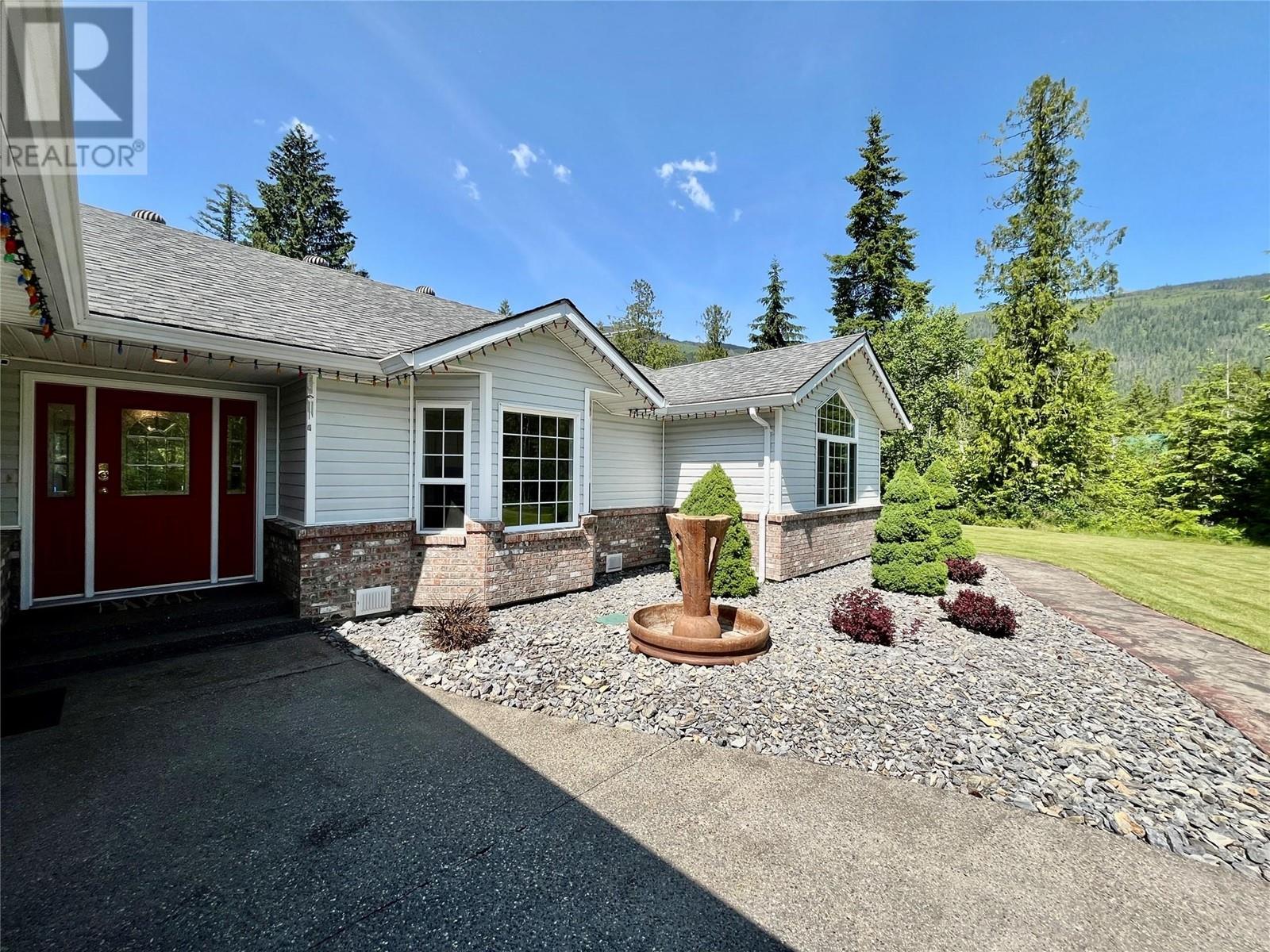 Photo 2 of 3850 Sommerville Husted Road, Malakwa BC