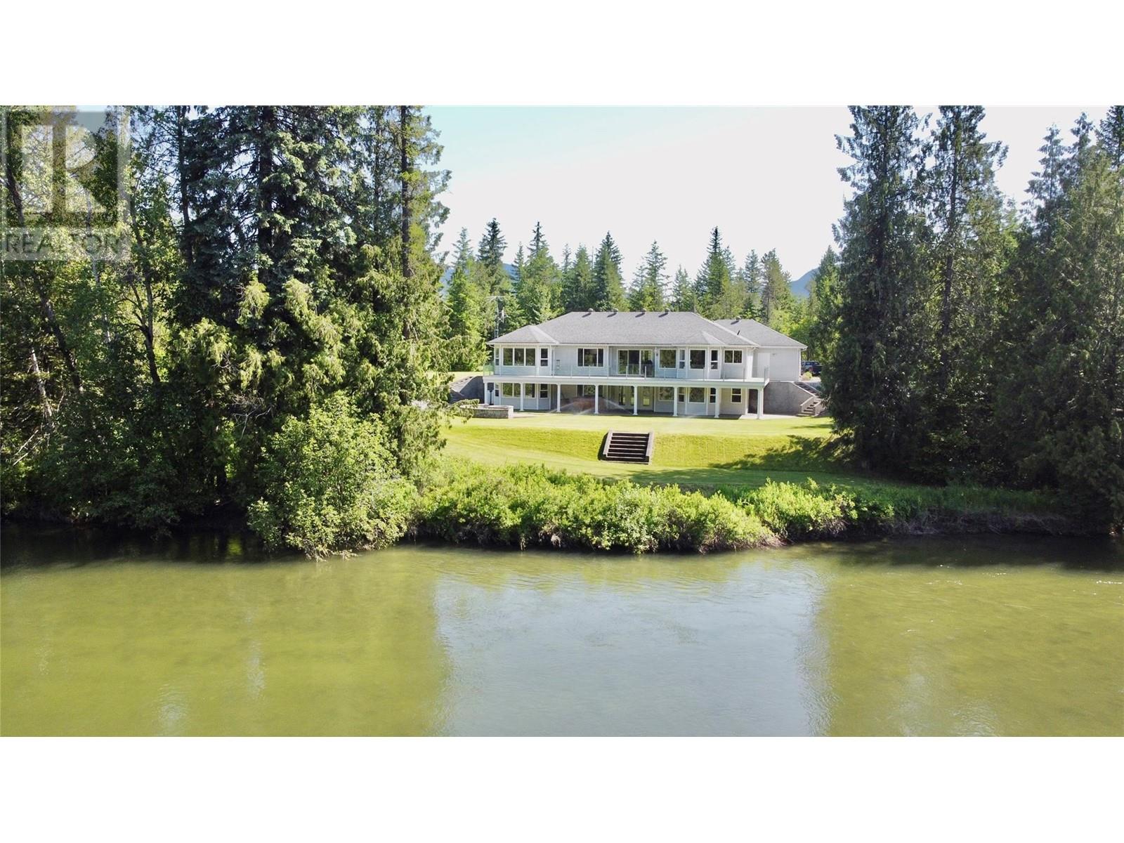Photo 33 of 3850 Sommerville Husted Road, Malakwa BC