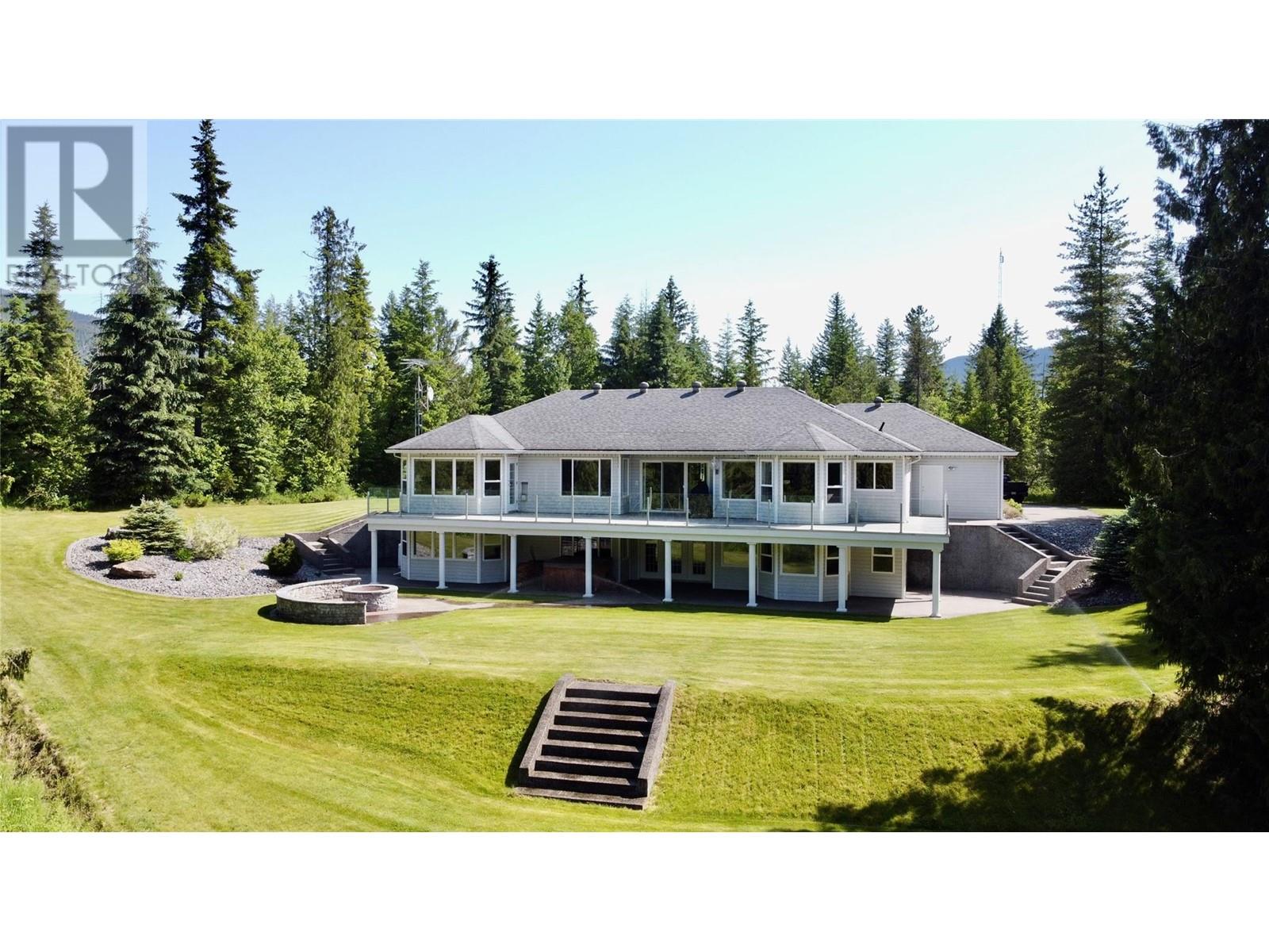 Photo 13 of 3850 Sommerville Husted Road, Malakwa BC