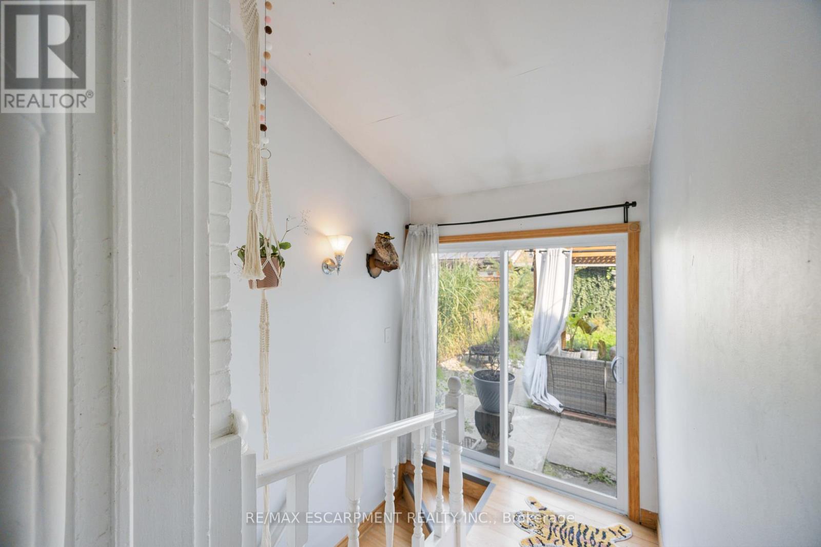 Photo 18 of 689 Dovercourt Road, Toronto ON