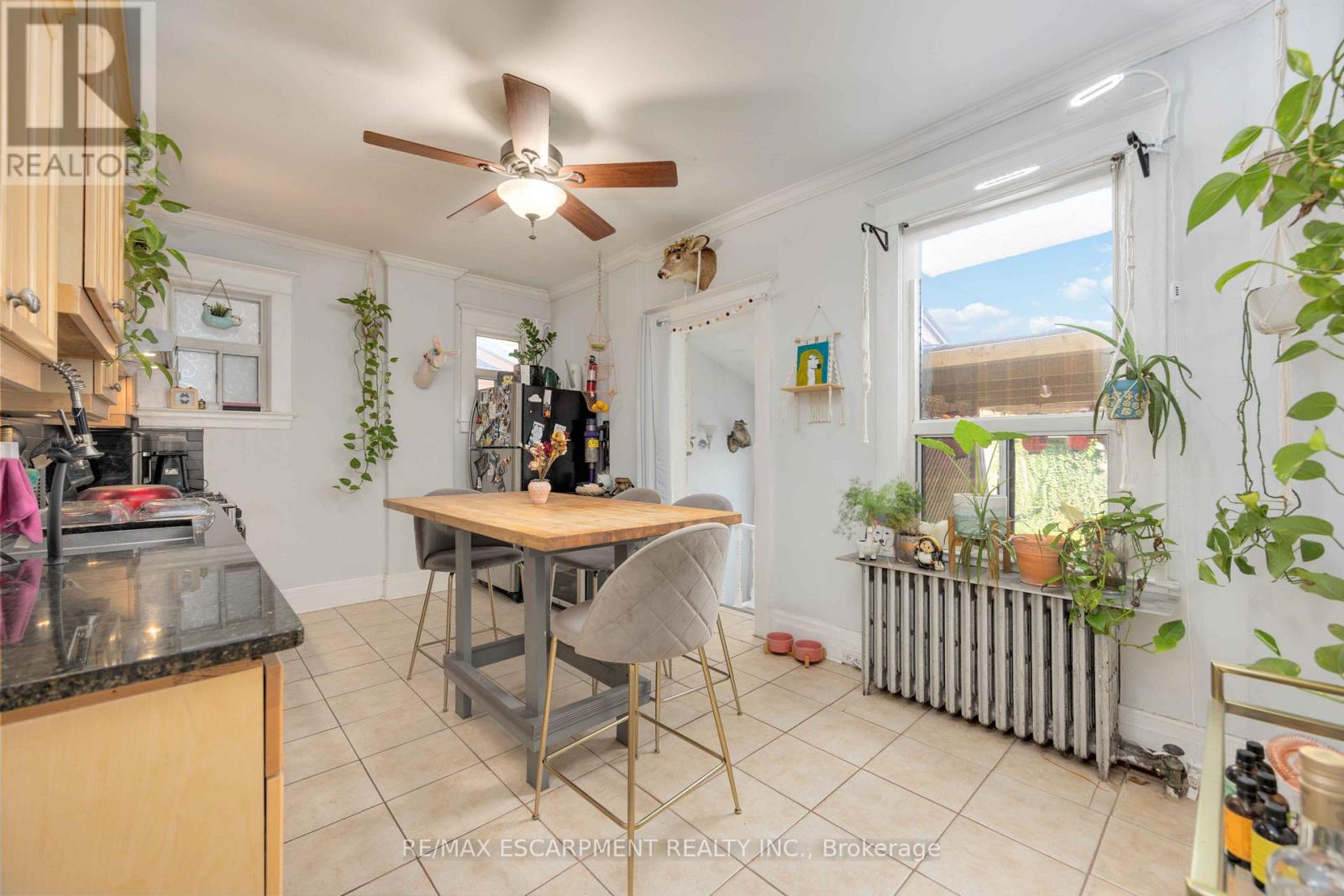 Photo 8 of 689 Dovercourt Road, Toronto ON