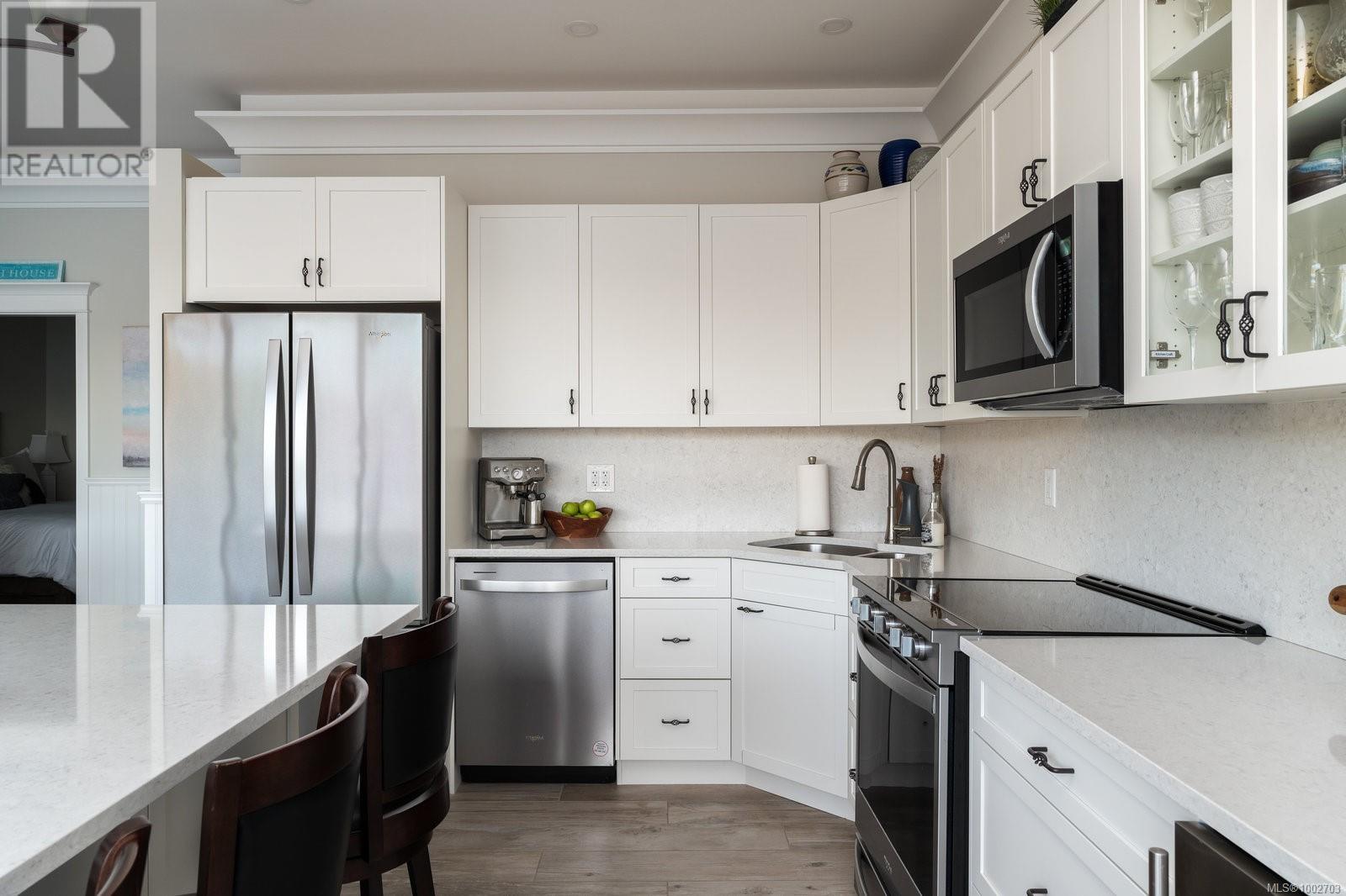 6B 1000 SookePoint Pl, Sooke