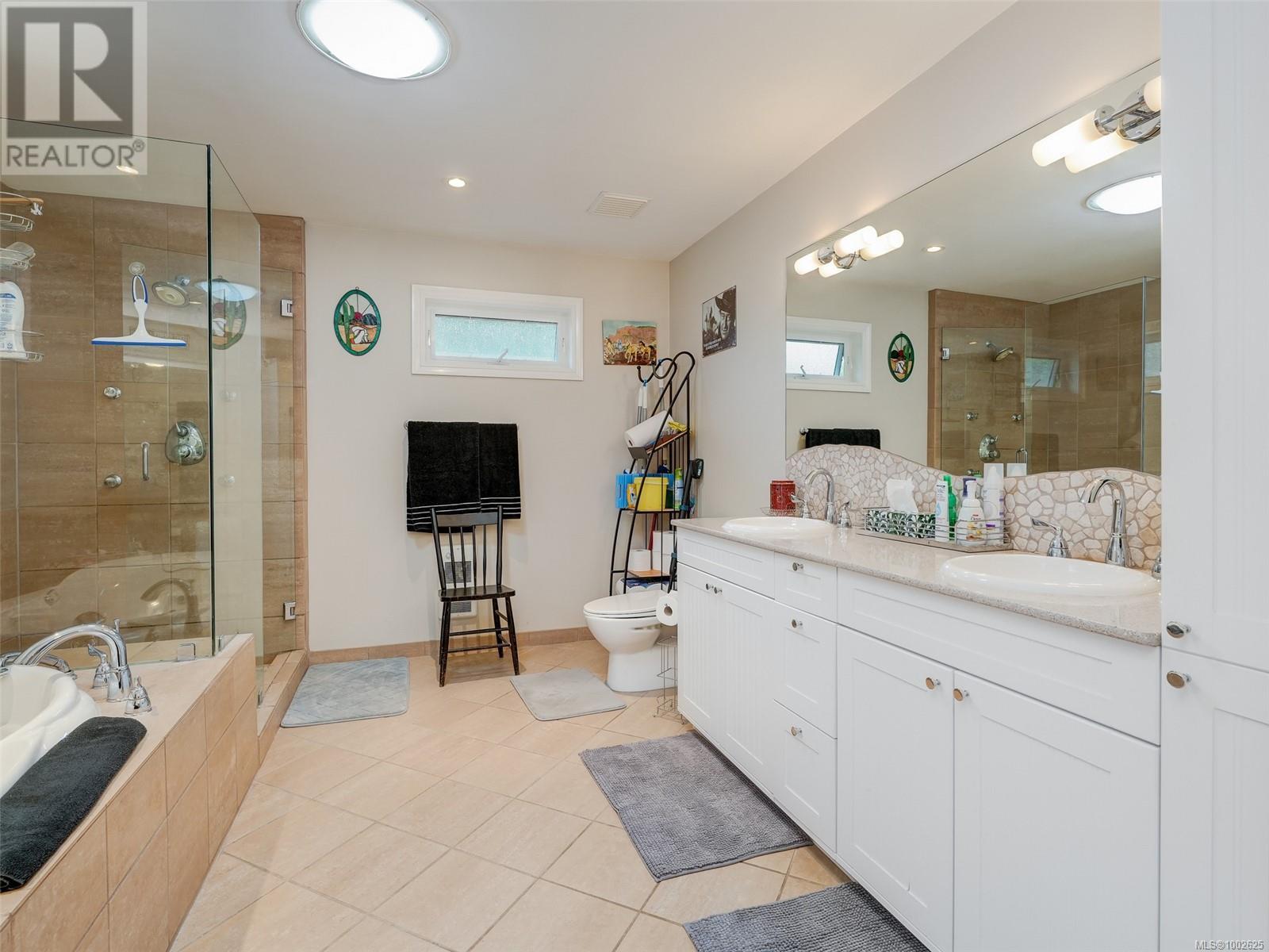 2175 Maple Ave N, Sooke