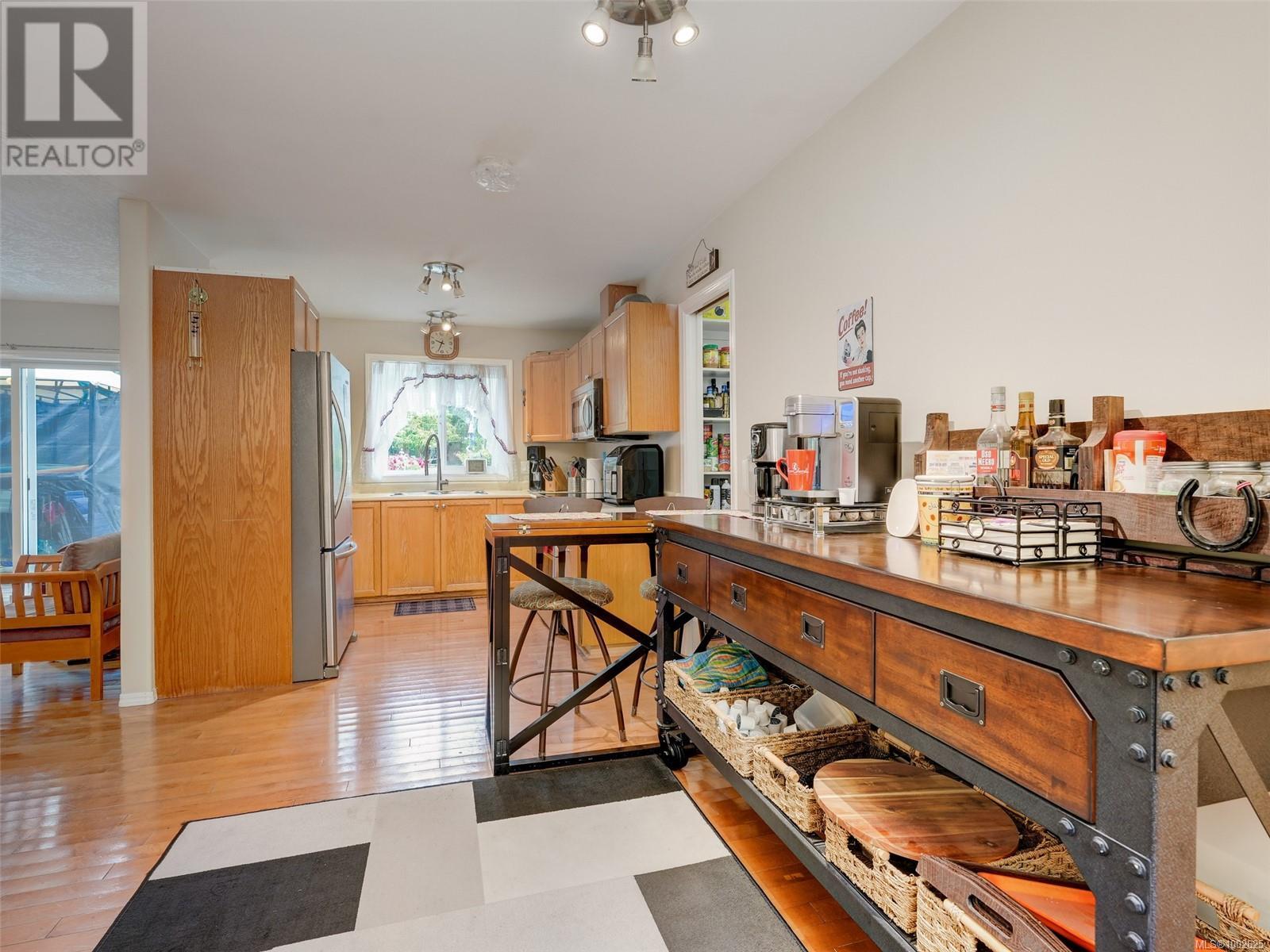 2175 Maple Ave N, Sooke