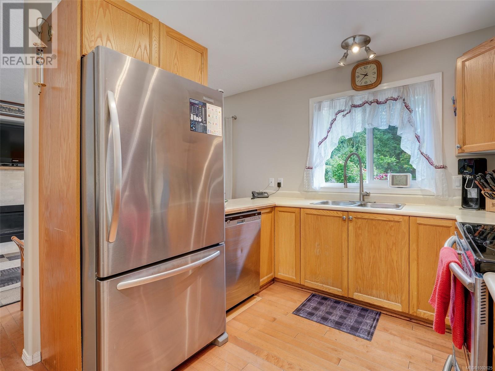 2175 Maple Ave N, Sooke
