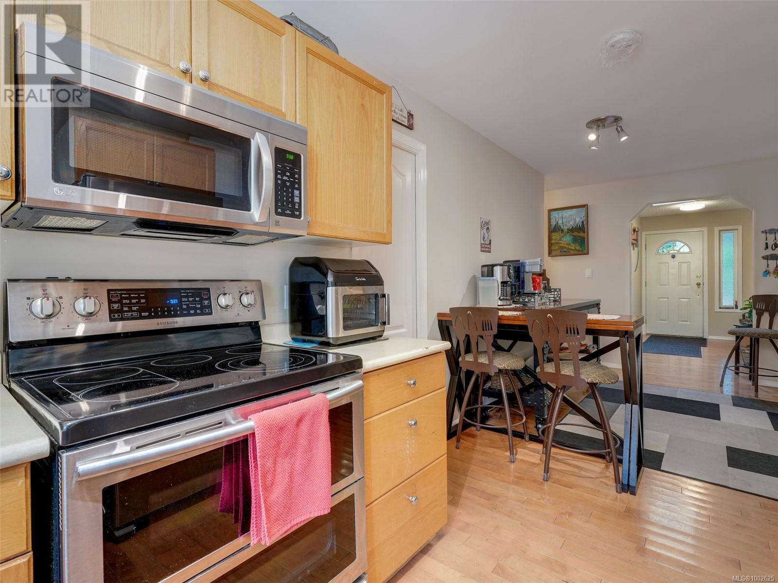 2175 Maple Ave N, Sooke