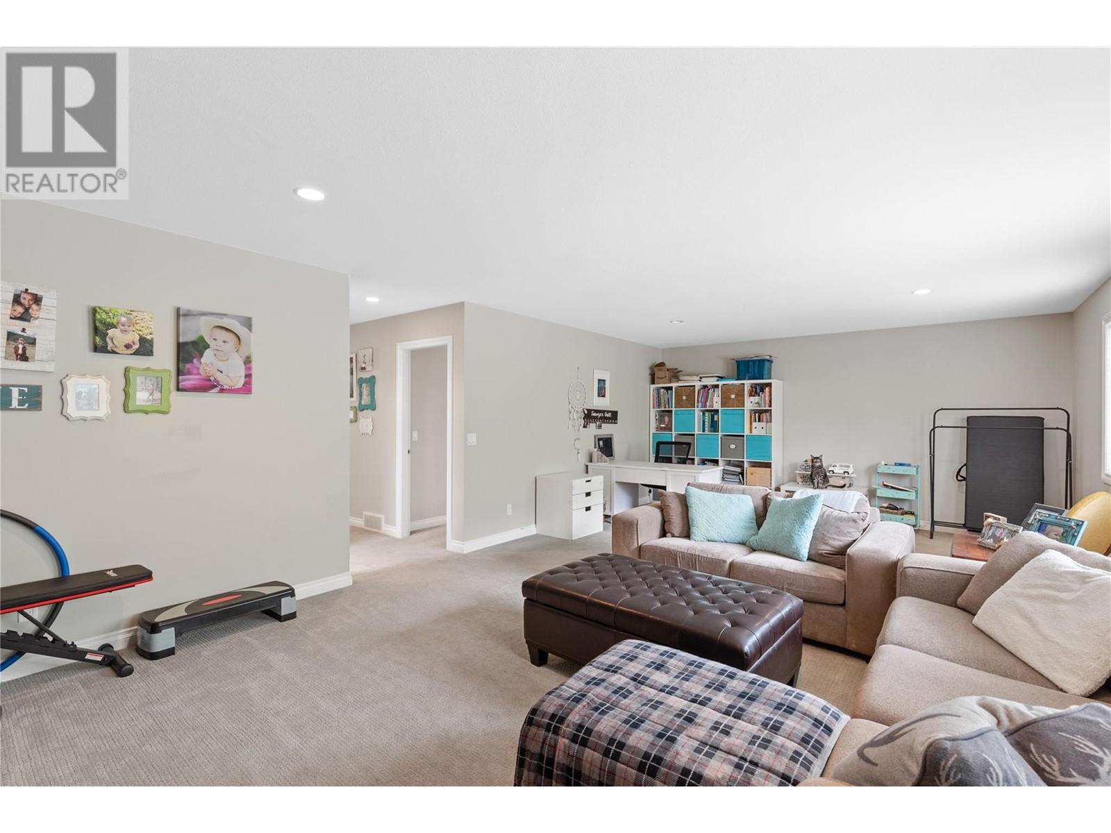 3515 Jackson Avenue, Armstrong