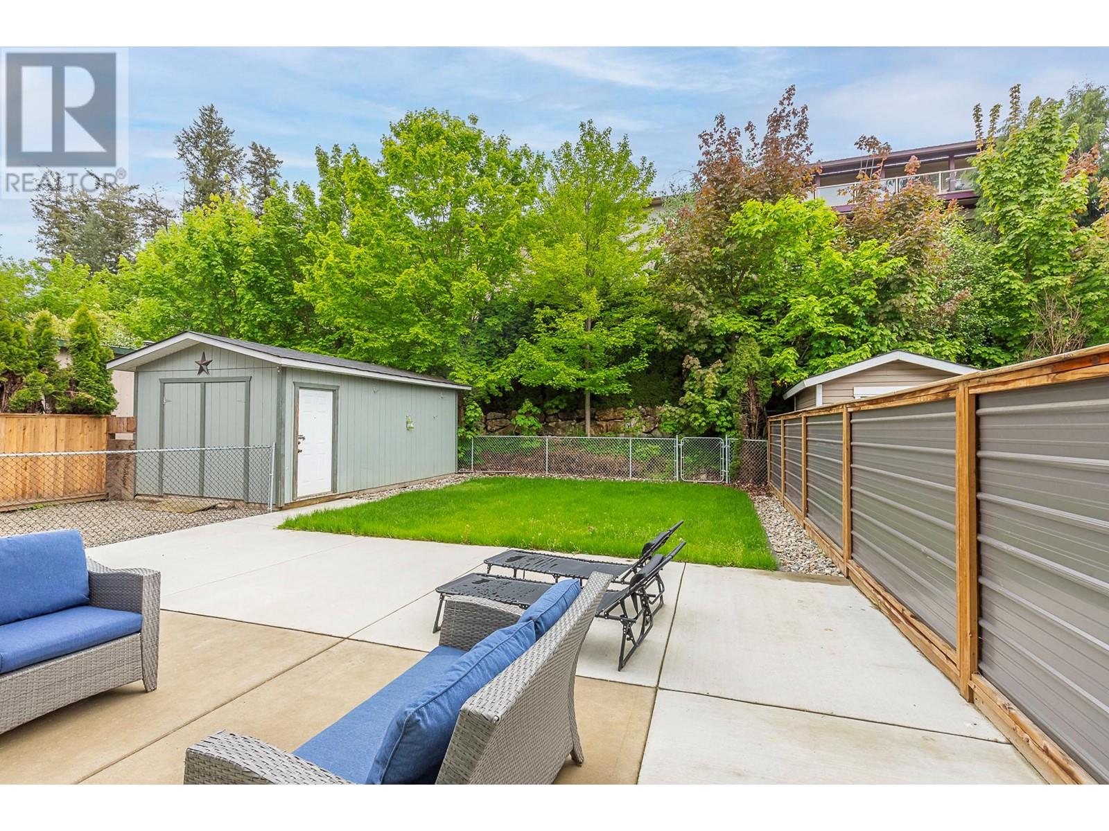 3515 Jackson Avenue, Armstrong