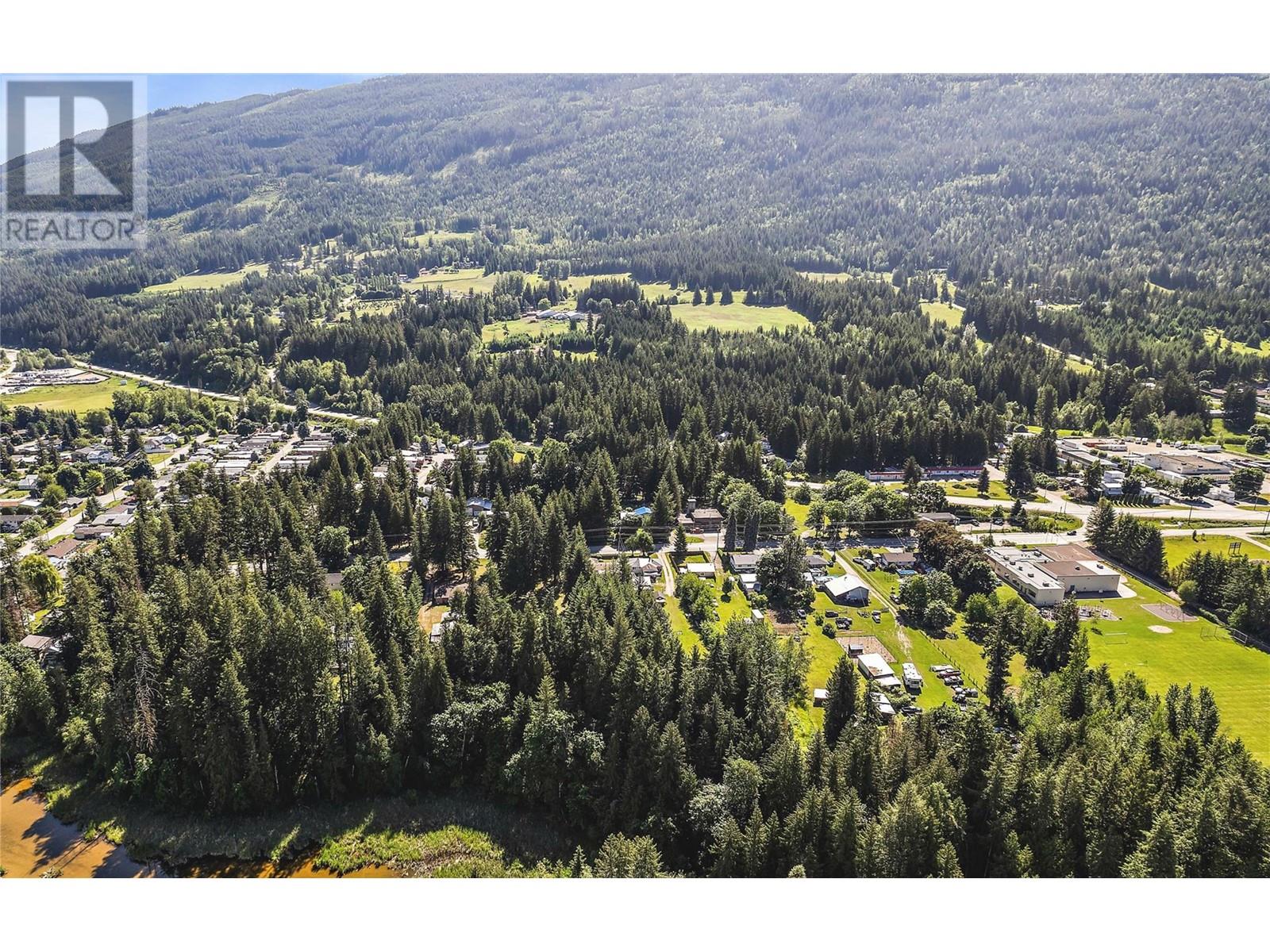 Photo 11 of 6721 50th Street Ne, Salmon Arm BC