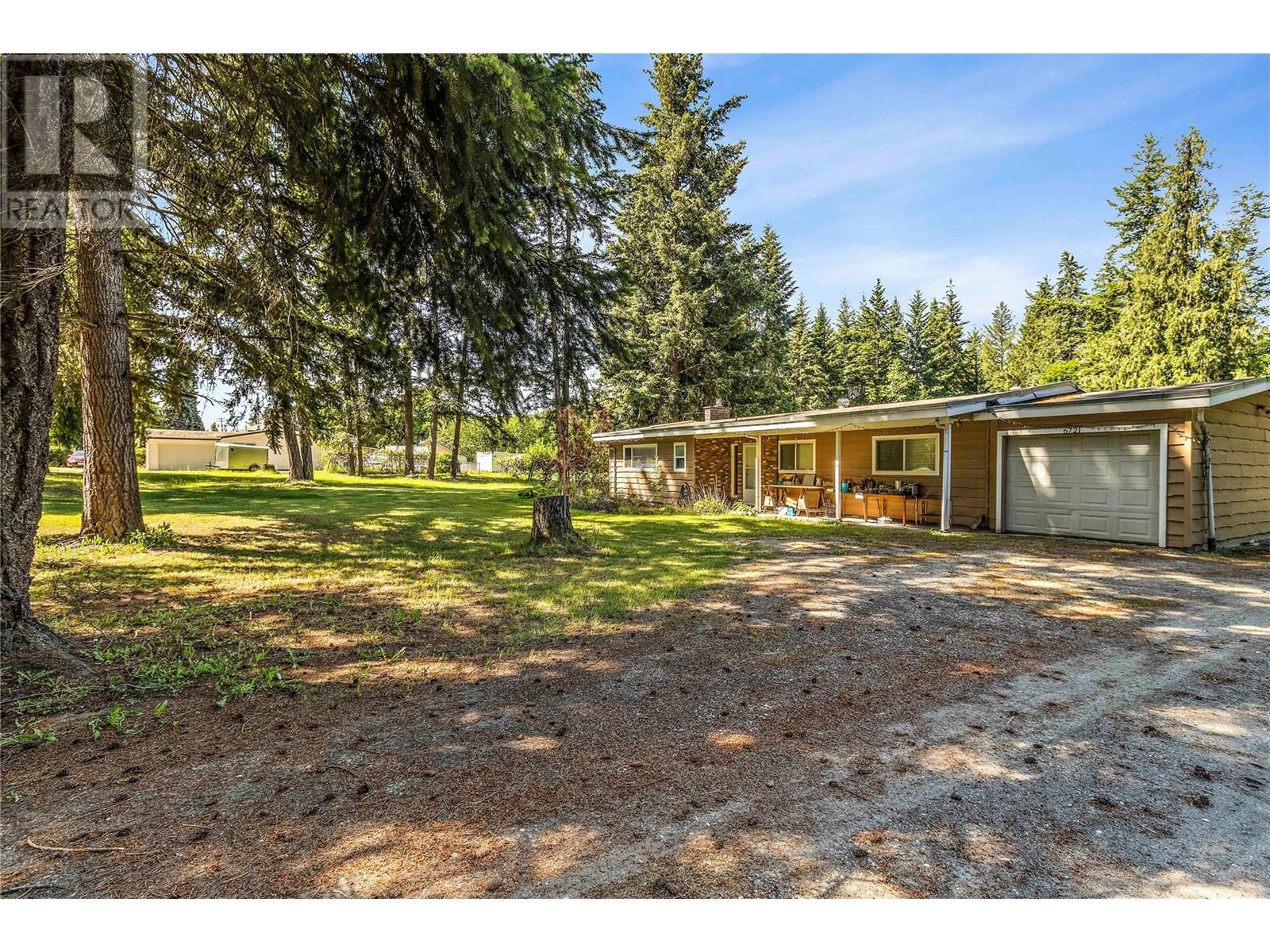 Photo 3 of 6721 50th Street Ne, Salmon Arm BC