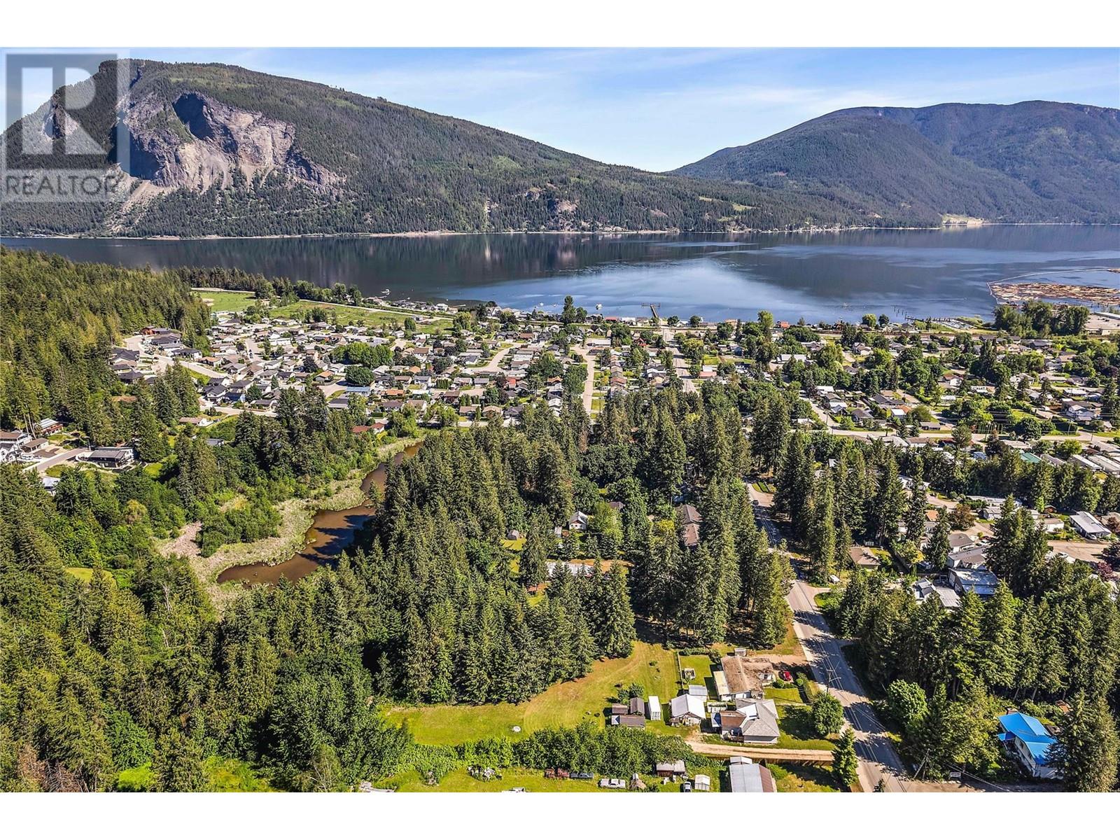 Photo 9 of 6721 50th Street Ne, Salmon Arm BC