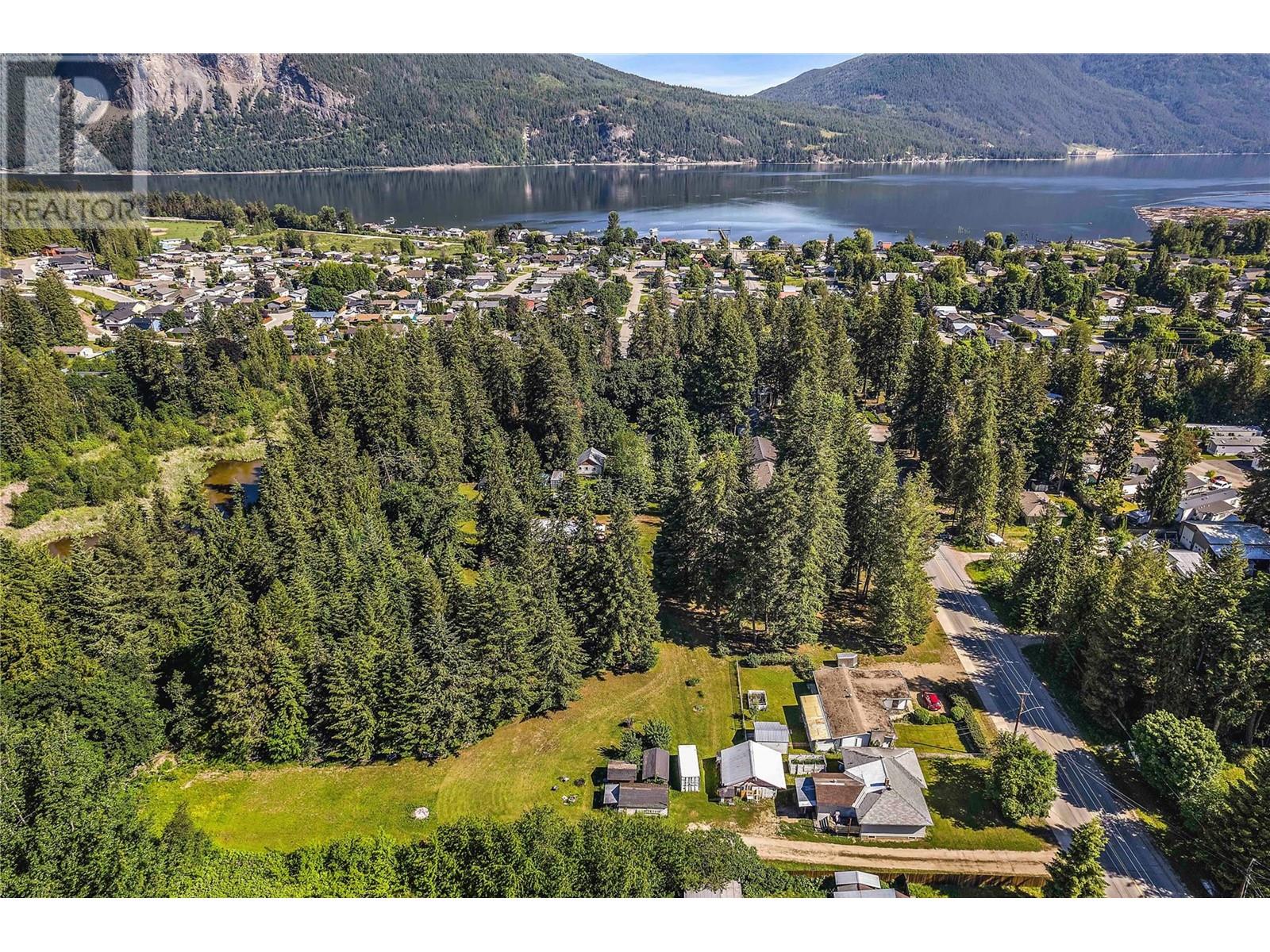 Photo 12 of 6641 50th Street Ne, Salmon Arm BC