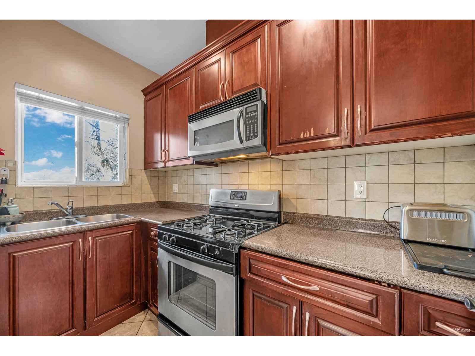 Photo 11 of 12699 99 Avenue, Surrey BC