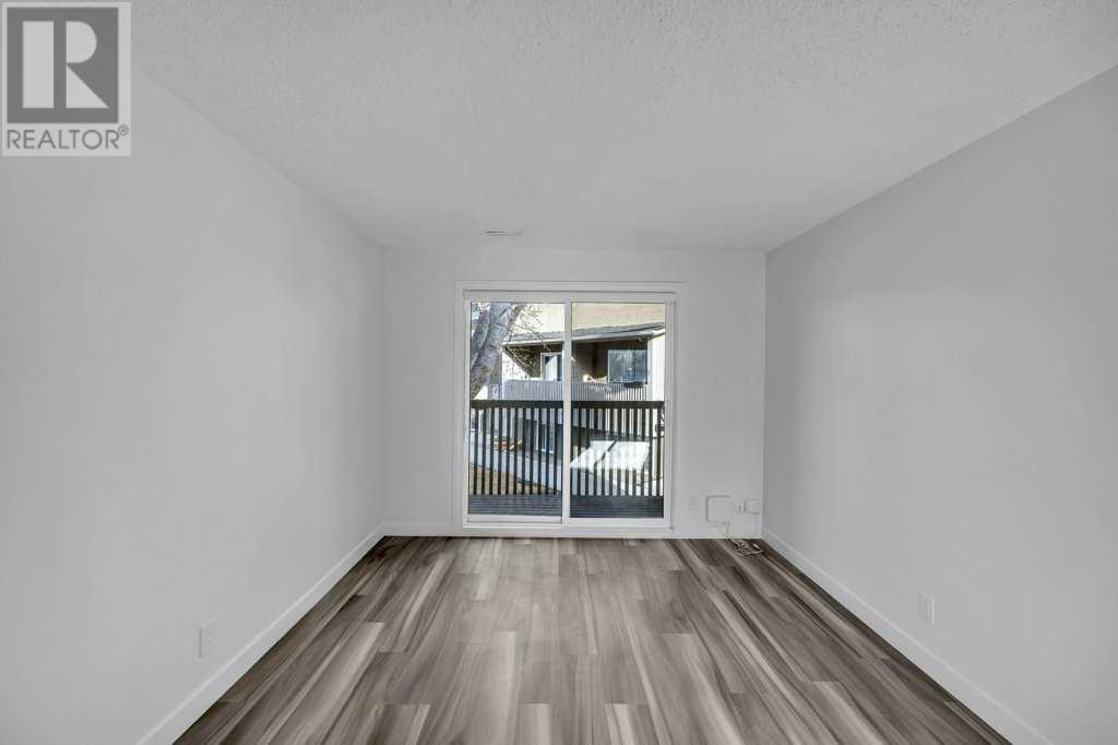 Single Family House for Sale in    Avenue NW Bowness Calgary 