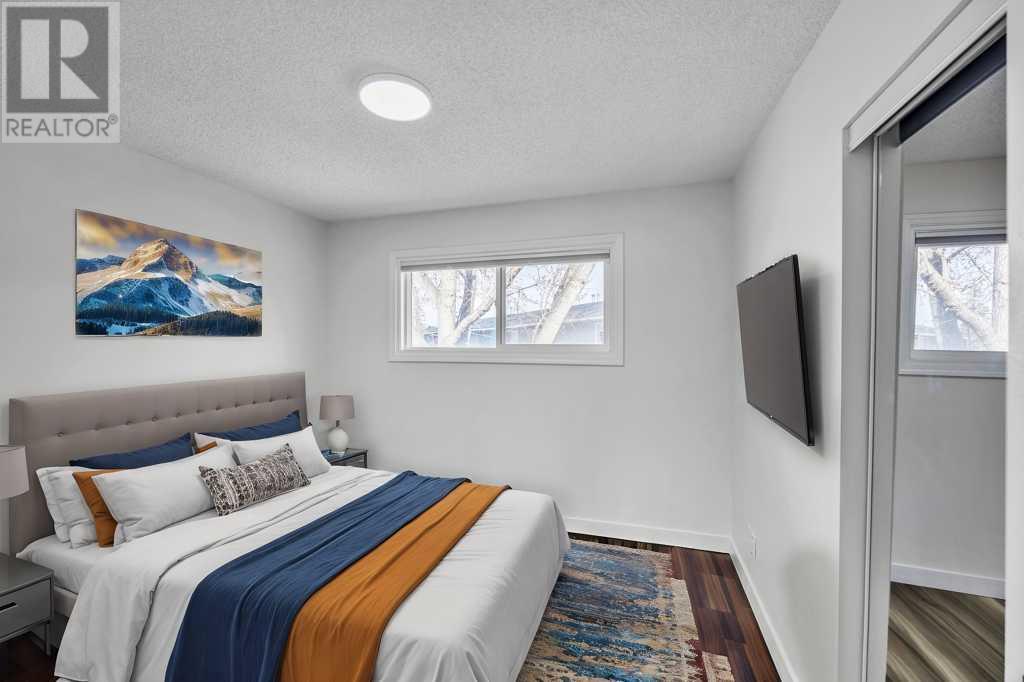 Single Family House for Sale in    Avenue NW Bowness Calgary 