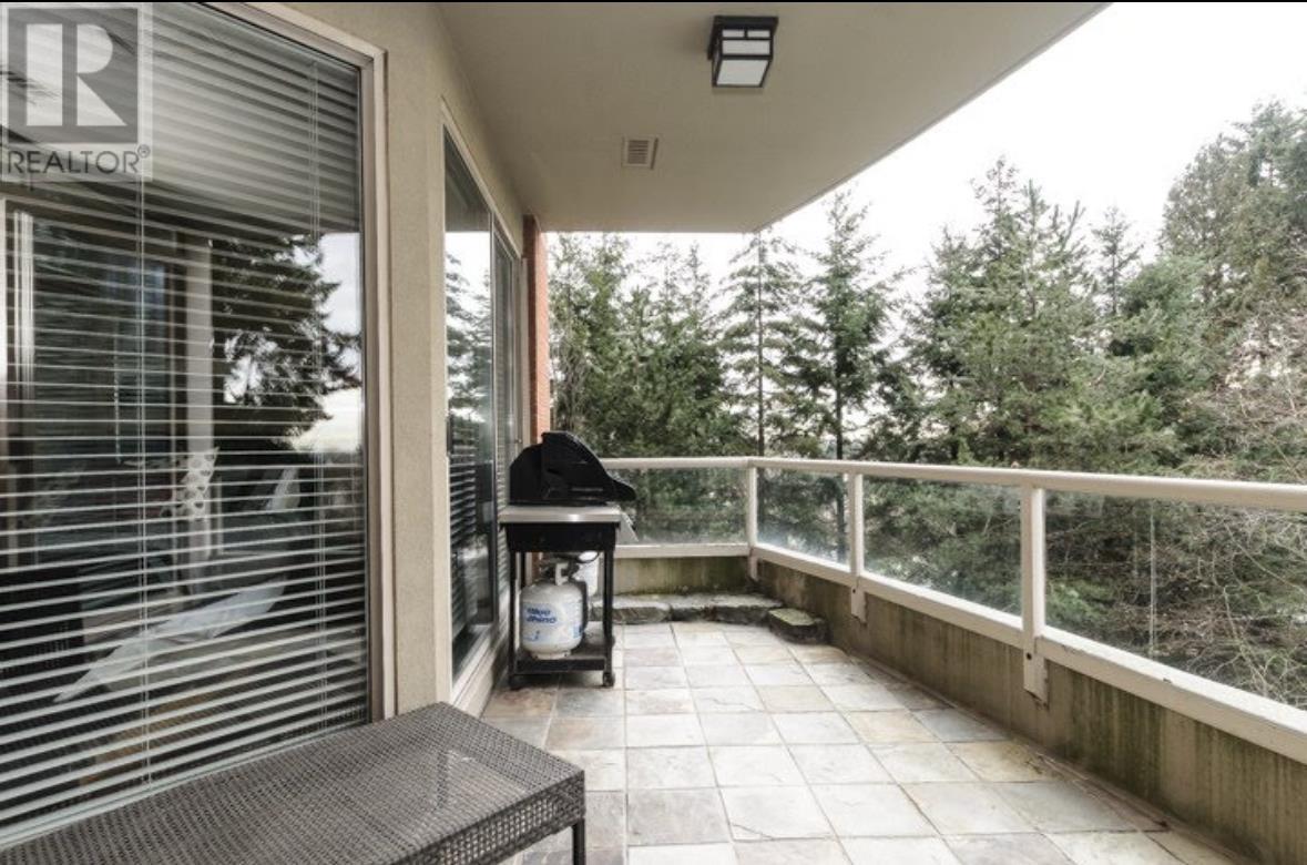 Photo 4 of 402 6888 Station Hill Drive, Burnaby BC