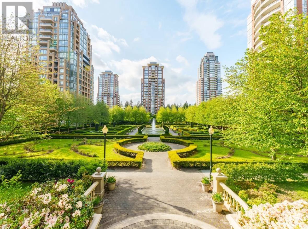 Photo 10 of 402 6888 Station Hill Drive, Burnaby BC