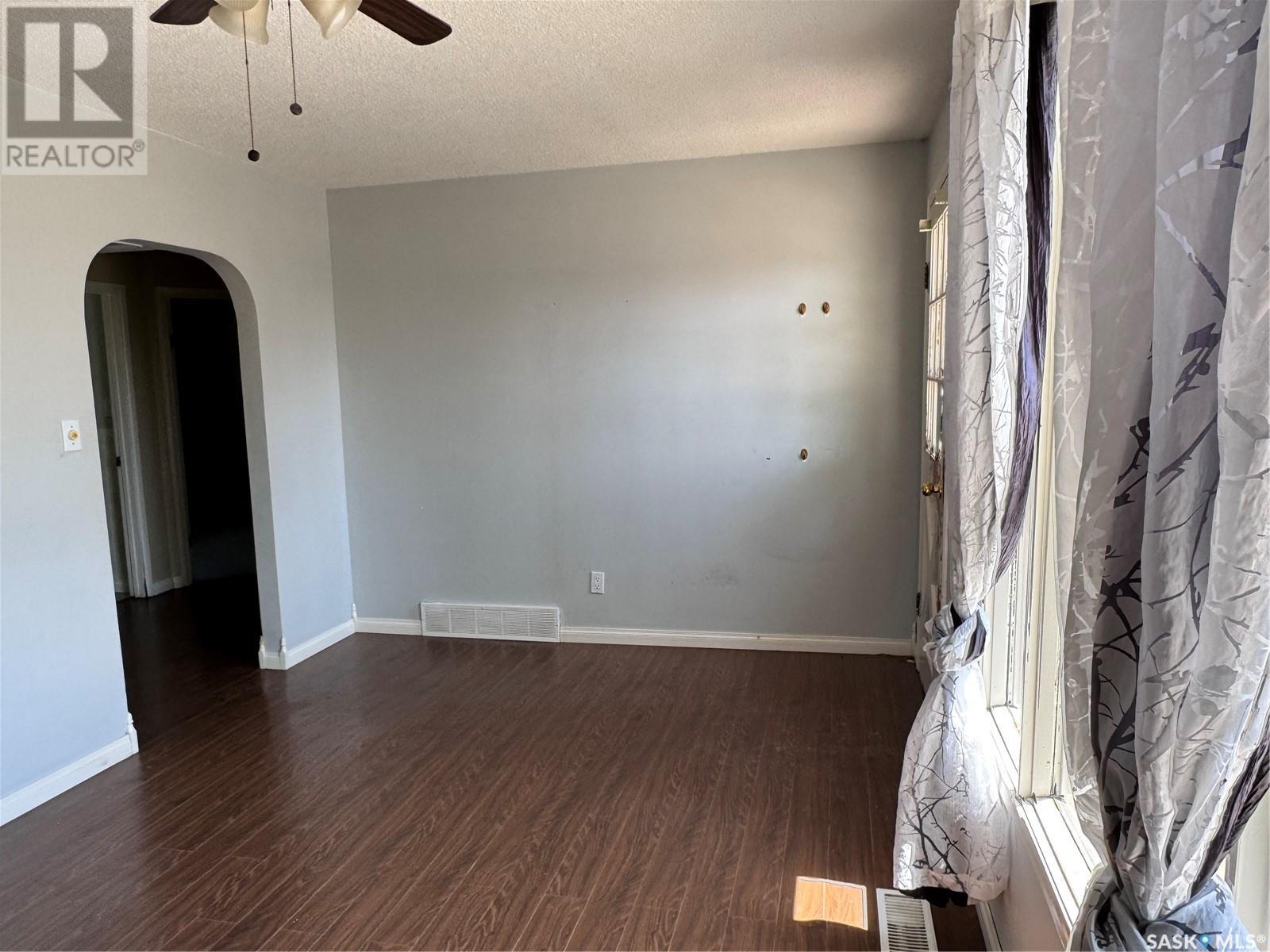 925 ISABELLE STREET - 3