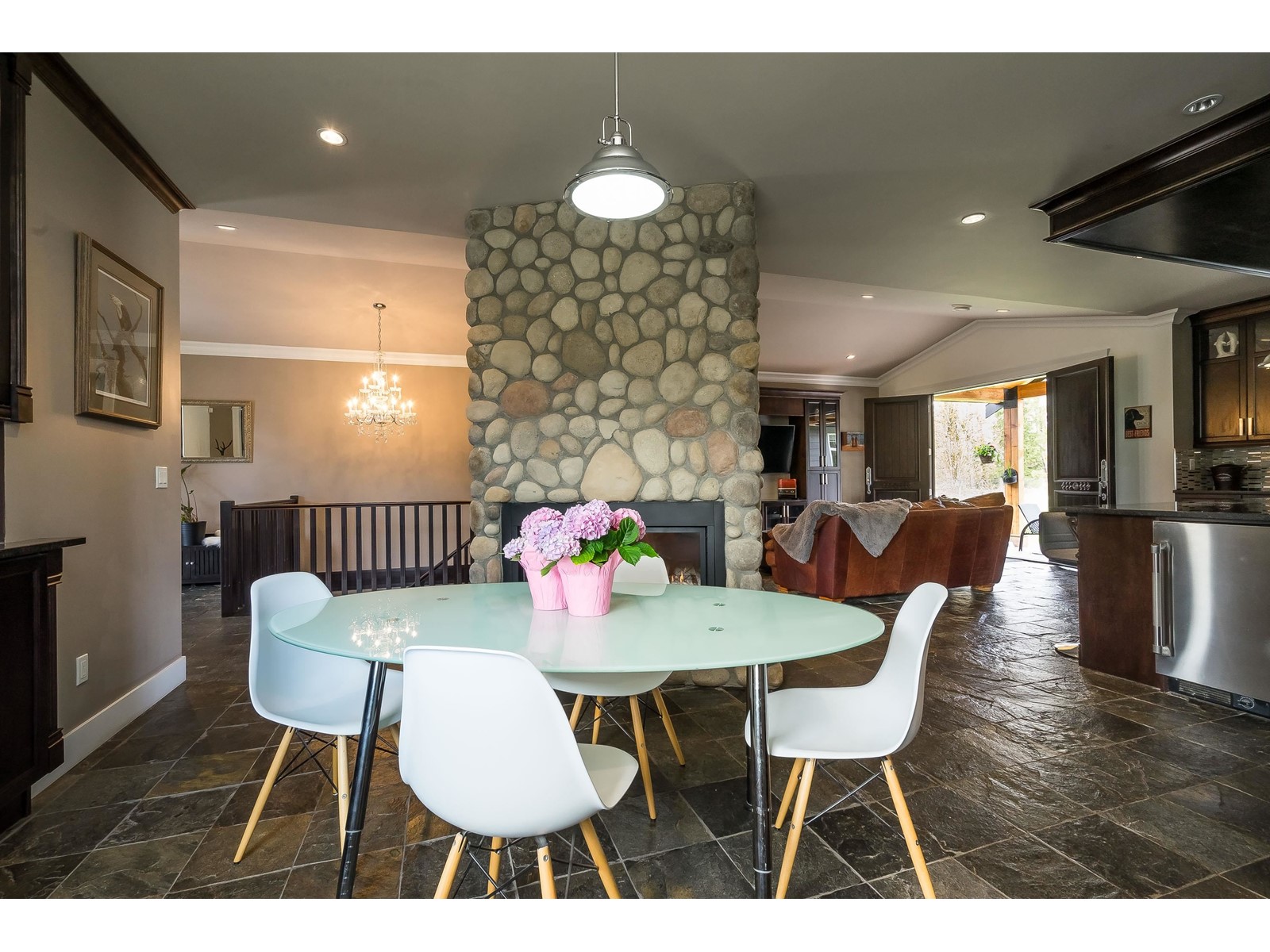 5860 BAYNES STREET, Abbotsford real estate listing R2986725