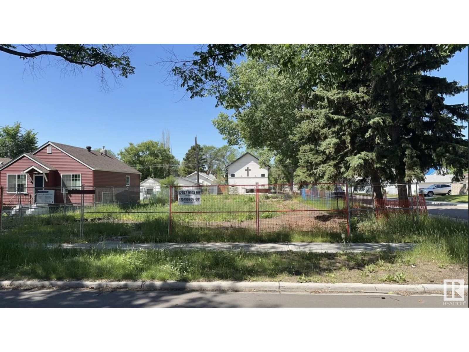 Photo 4 of 12072 95 St Nw Nw, Edmonton AB