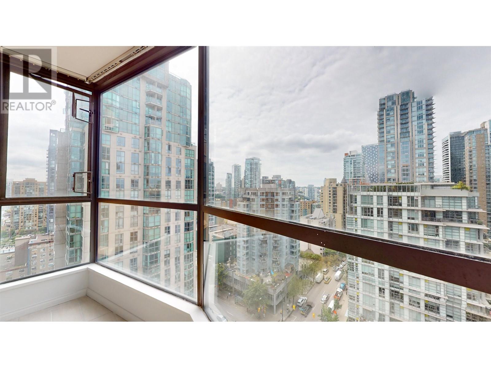 Photo 6 of 2007 1189 Howe Street, Vancouver BC
