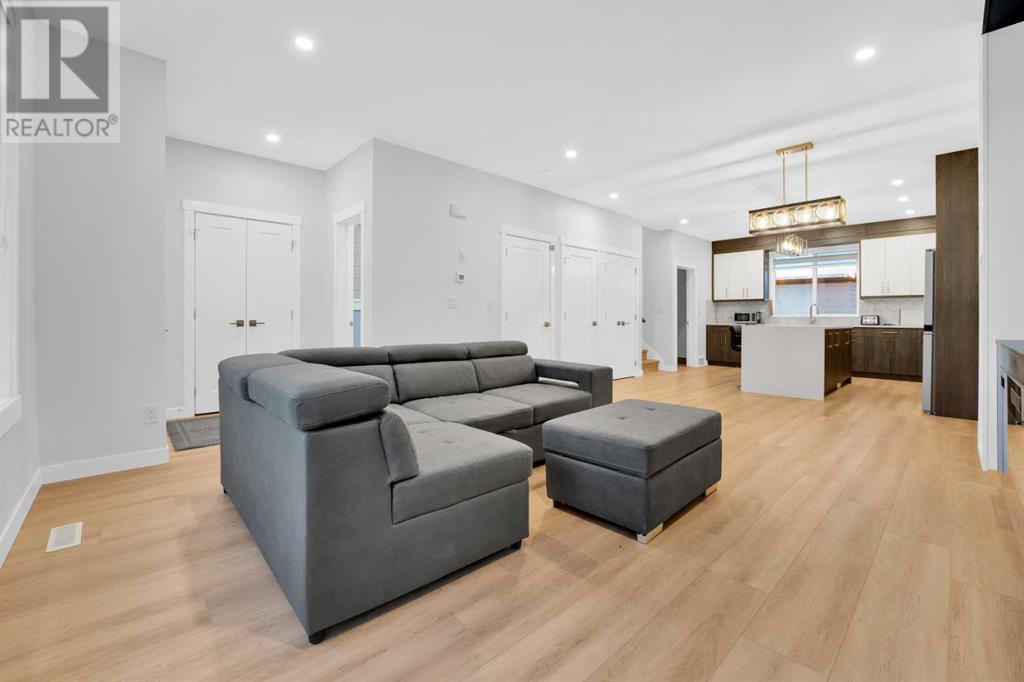 Single Family House for Sale in   Avenue SE Willow Park Calgary 