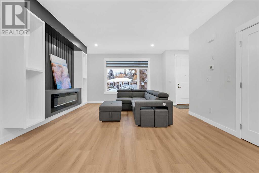 Single Family House for Sale in   Avenue SE Willow Park Calgary 